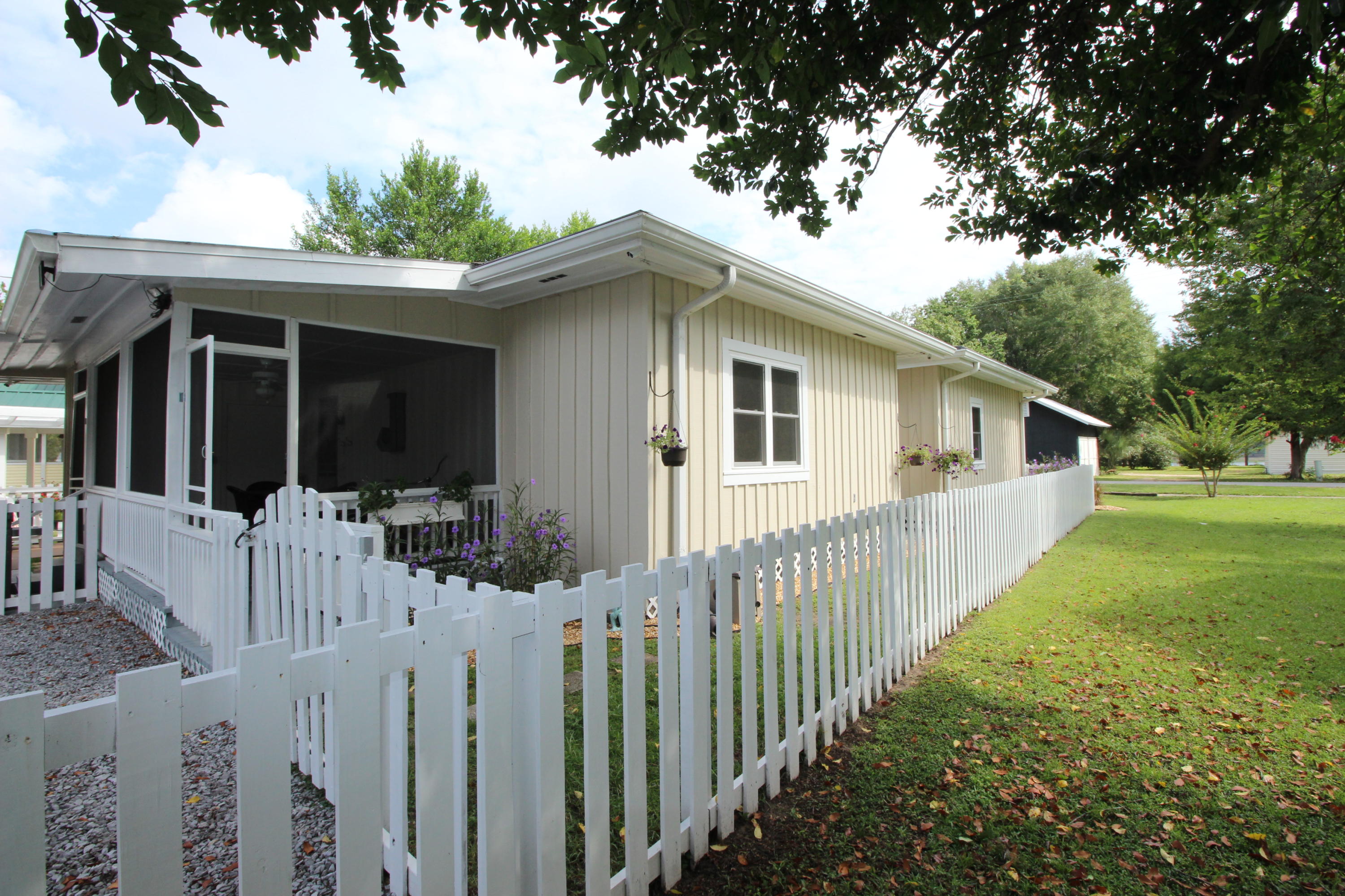 TOWN OF DEFUNIAK SPRINGS - Residential