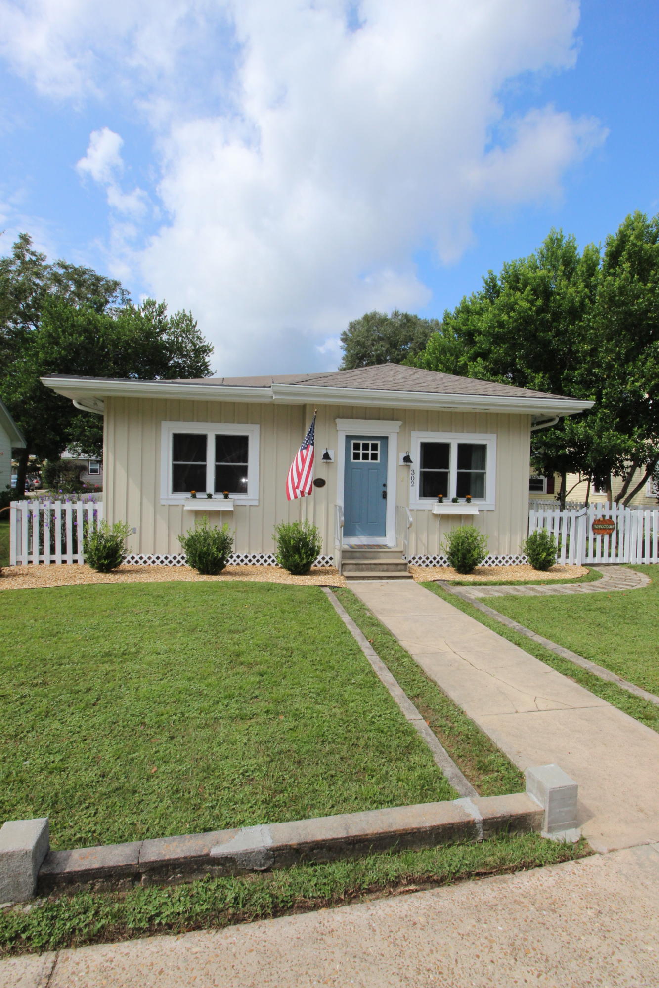 TOWN OF DEFUNIAK SPRINGS - Residential