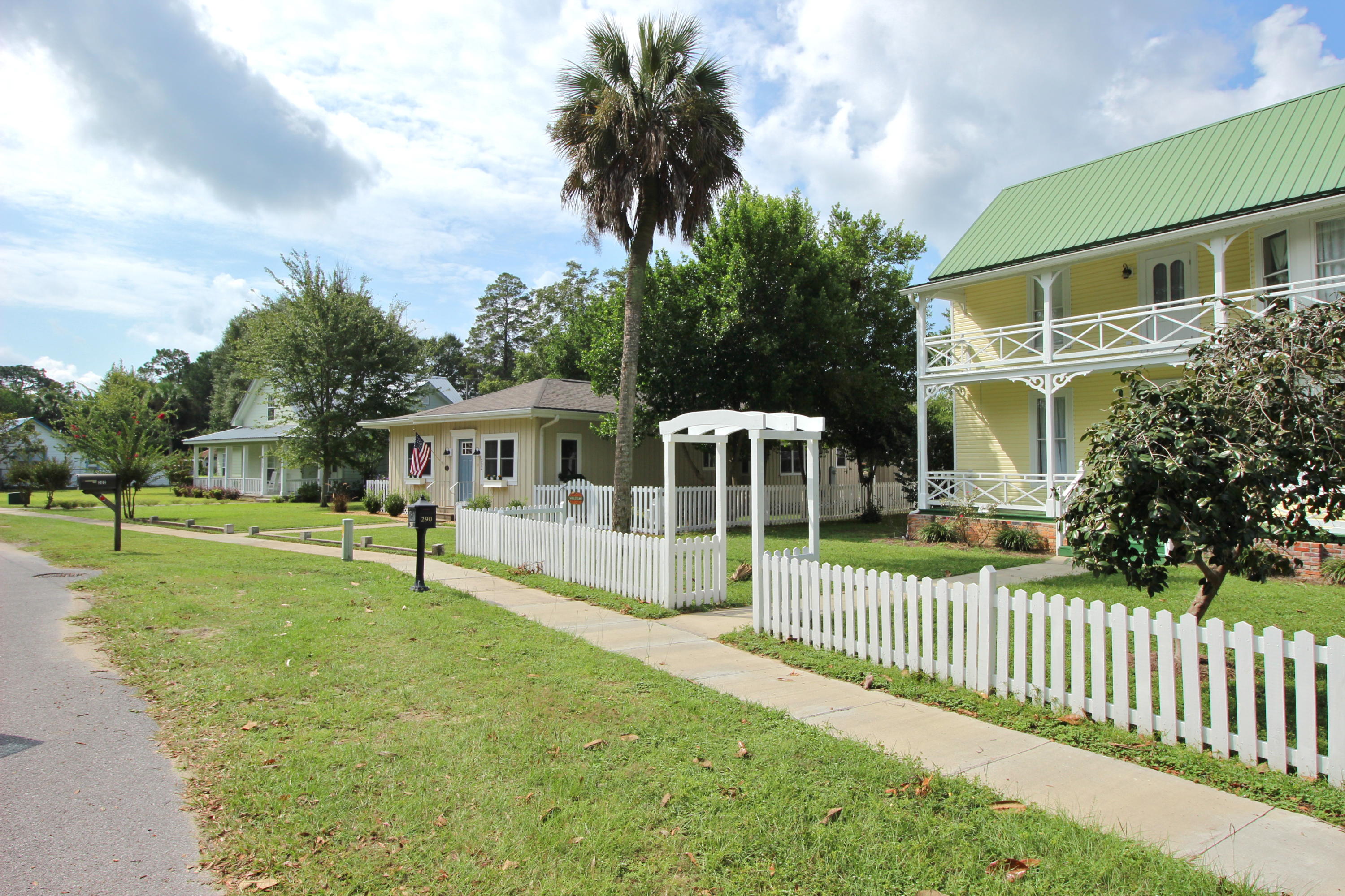 TOWN OF DEFUNIAK SPRINGS - Residential