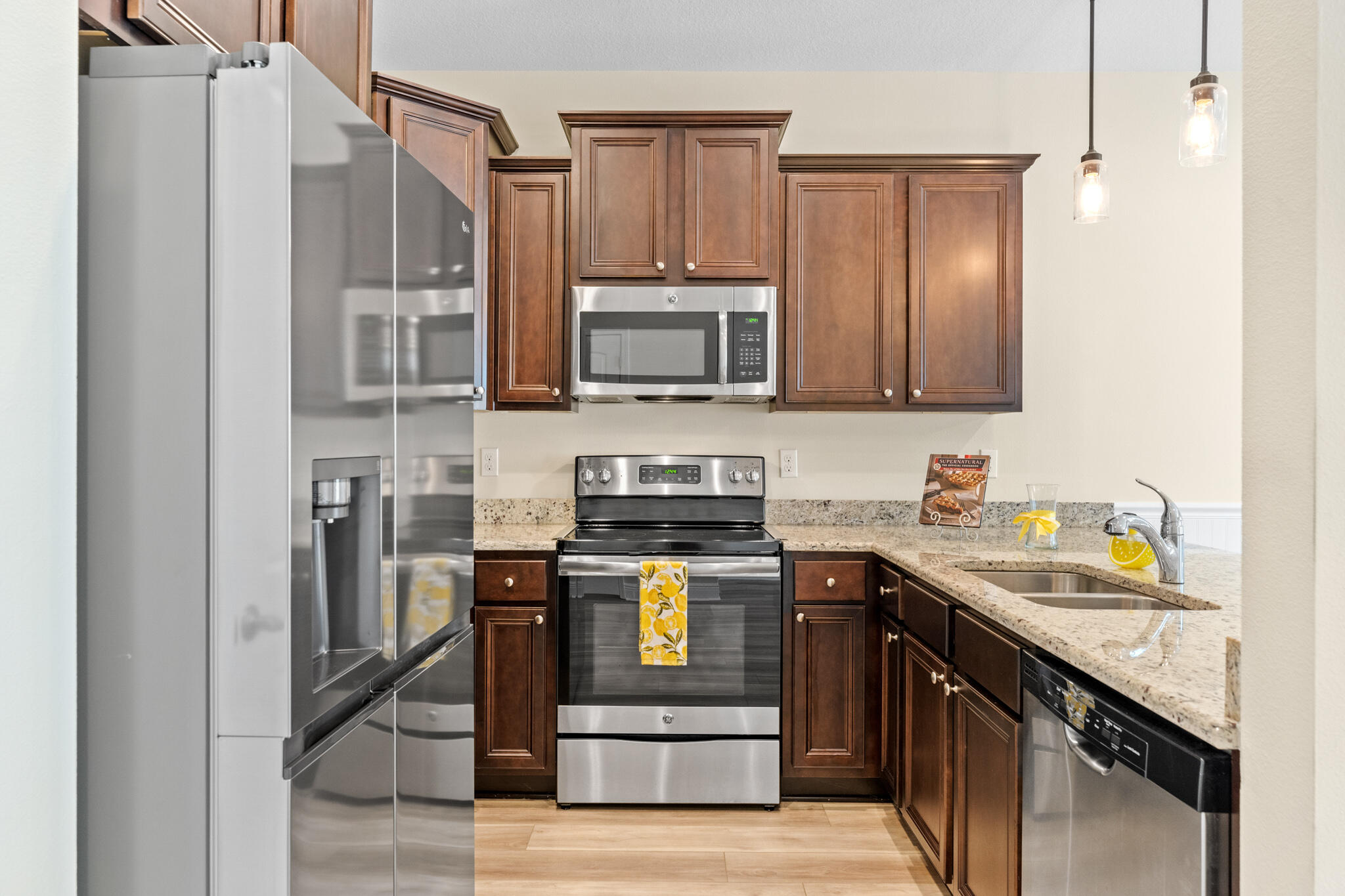 RESERVE POINTE - Residential