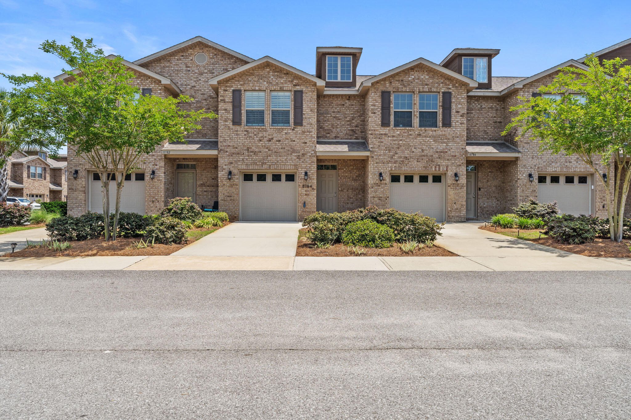 RESERVE POINTE - Residential