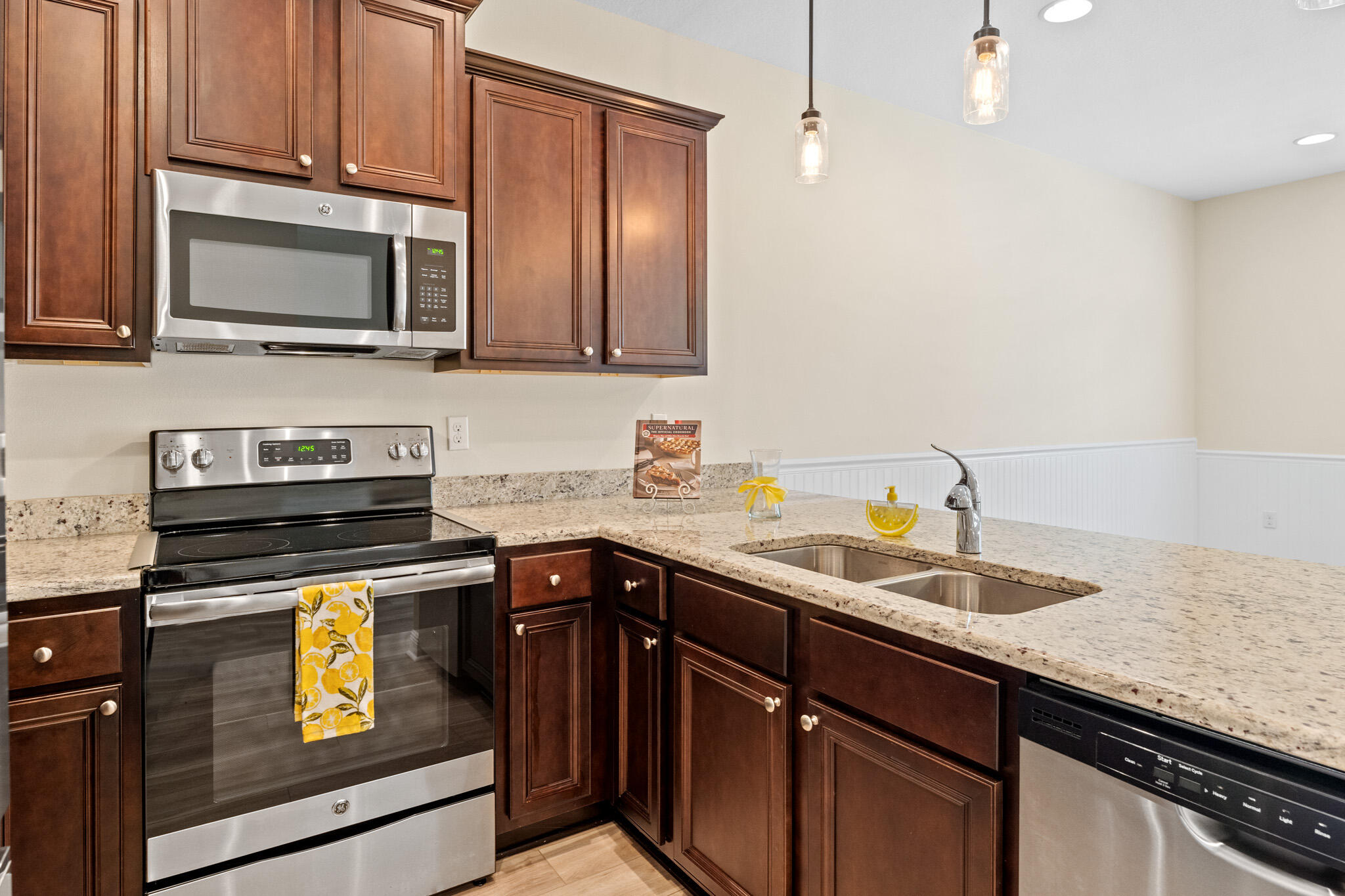 RESERVE POINTE - Residential