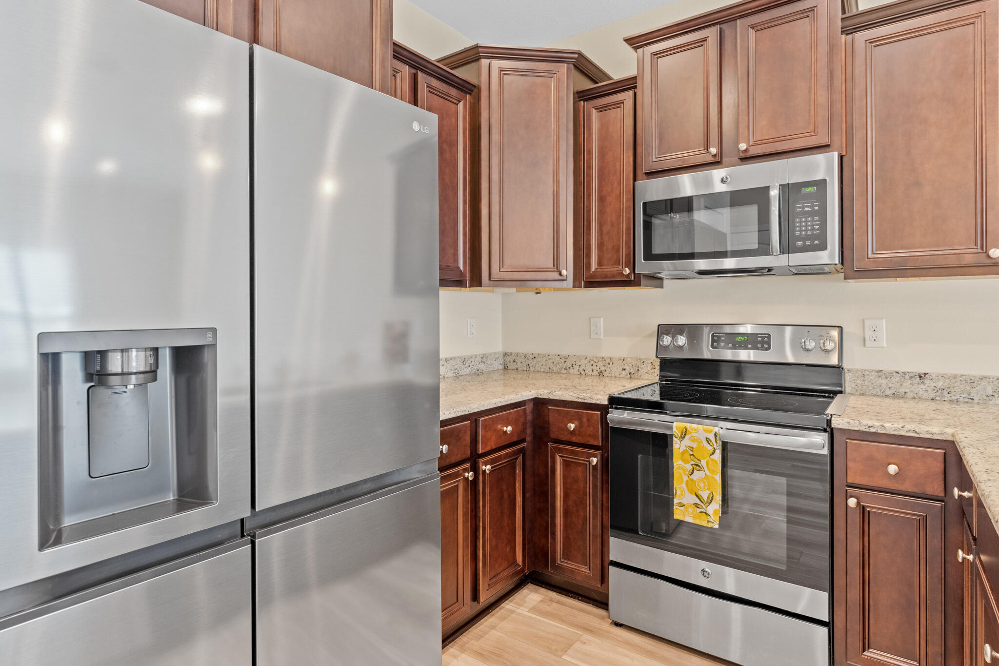 RESERVE POINTE - Residential