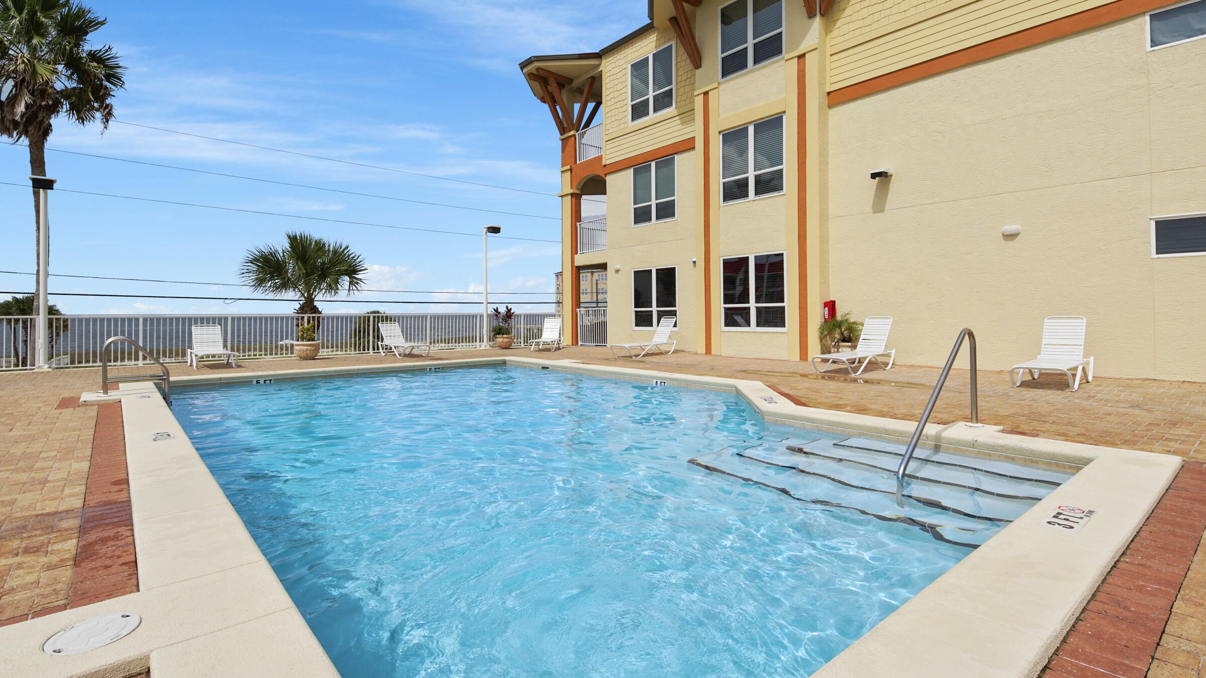 Summerhouse - Residential