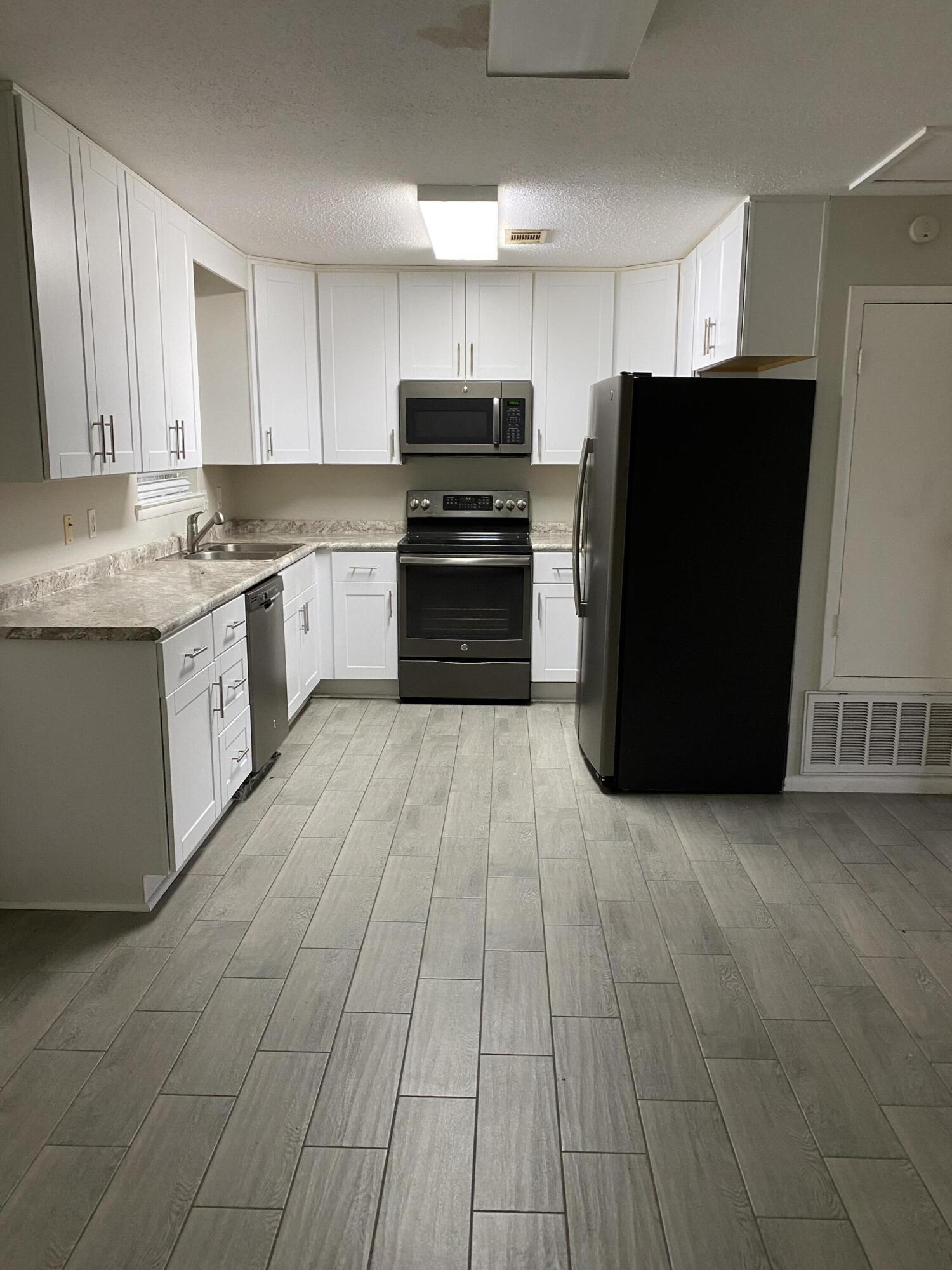 MARY ESTHER HEIGHTS - Residential