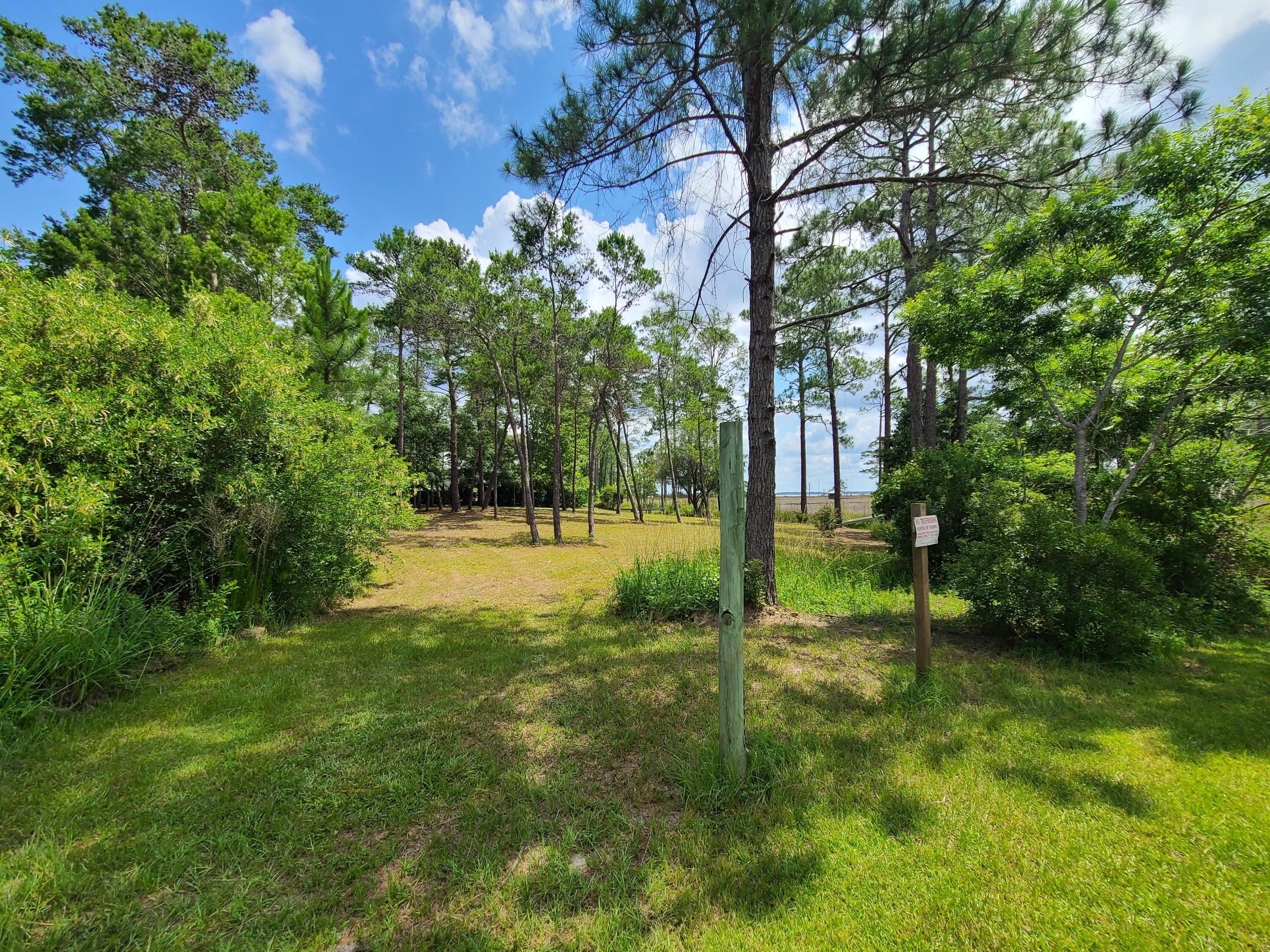 MAGNOLIA BEACH - Land