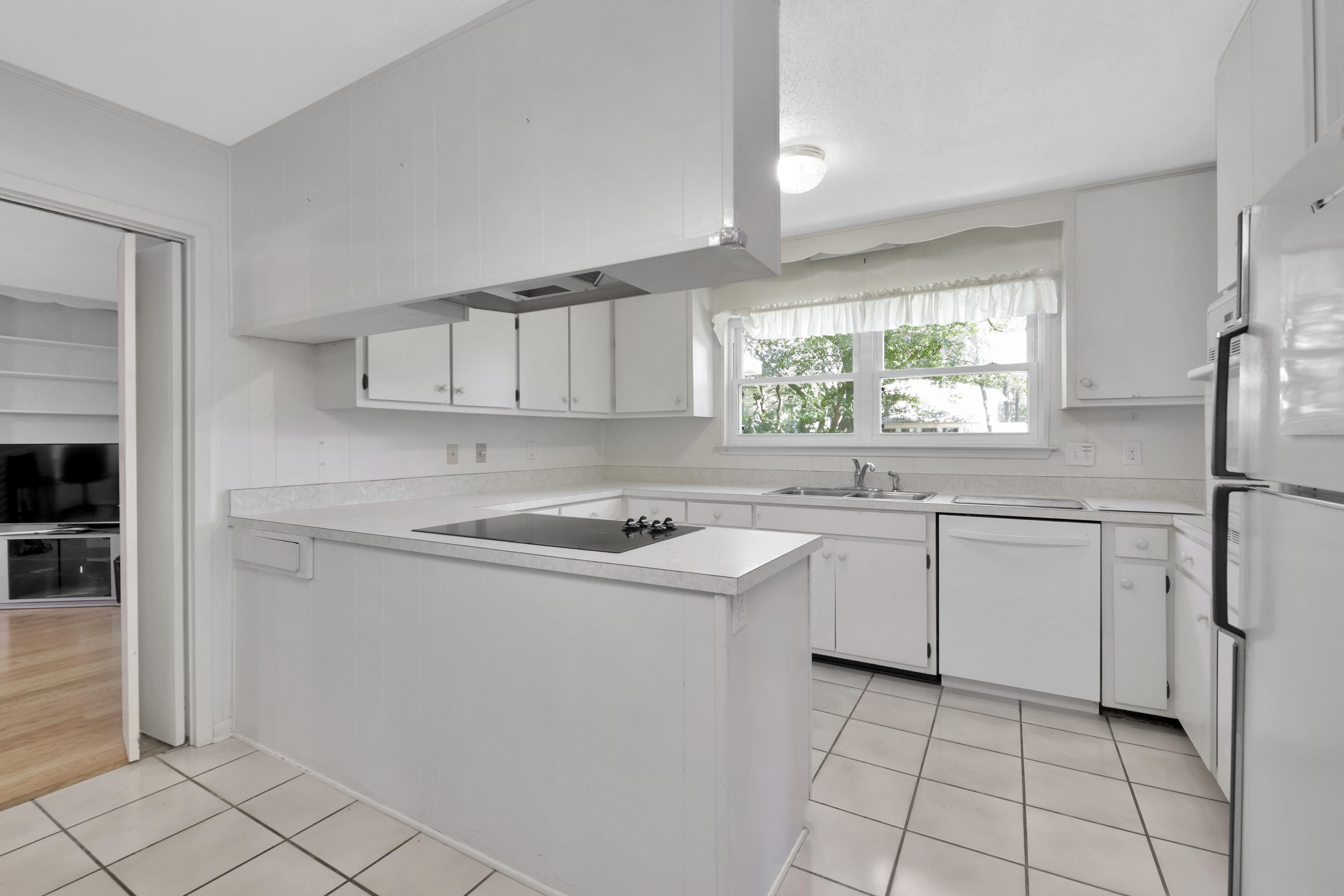 LAKE LORRAINE ESTATES 2 - Residential