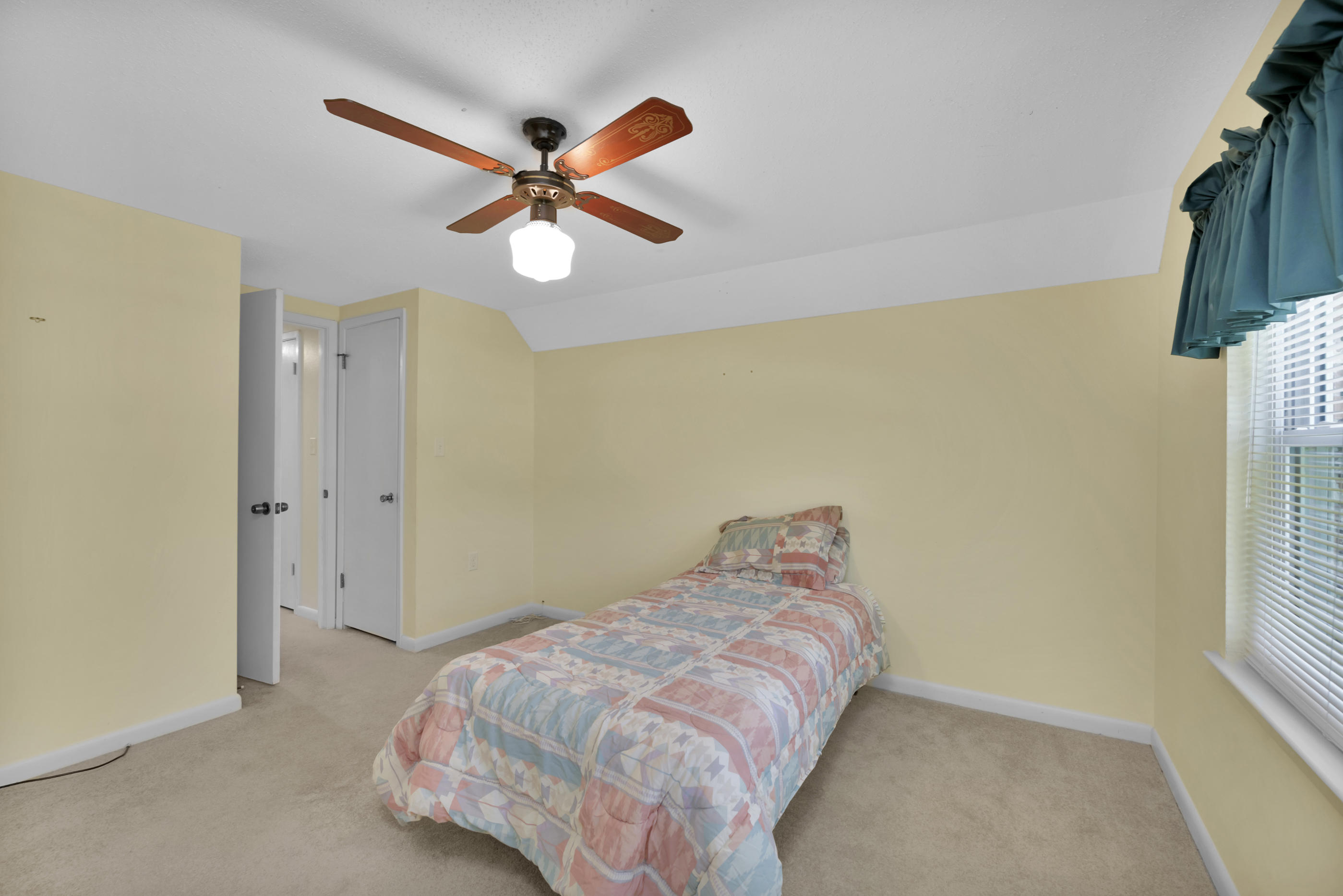 LAKE LORRAINE ESTATES 2 - Residential