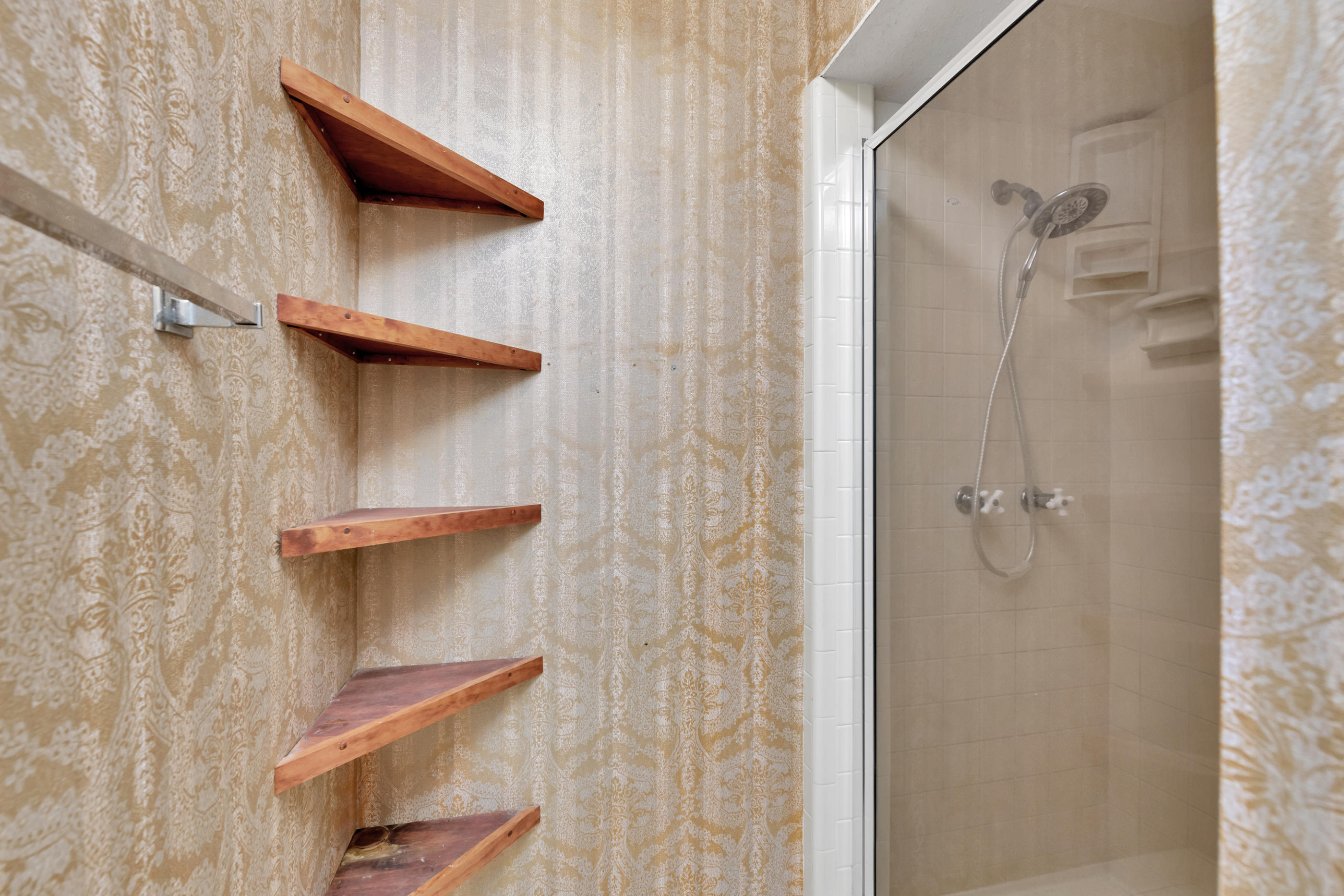 LAKE LORRAINE ESTATES 2 - Residential