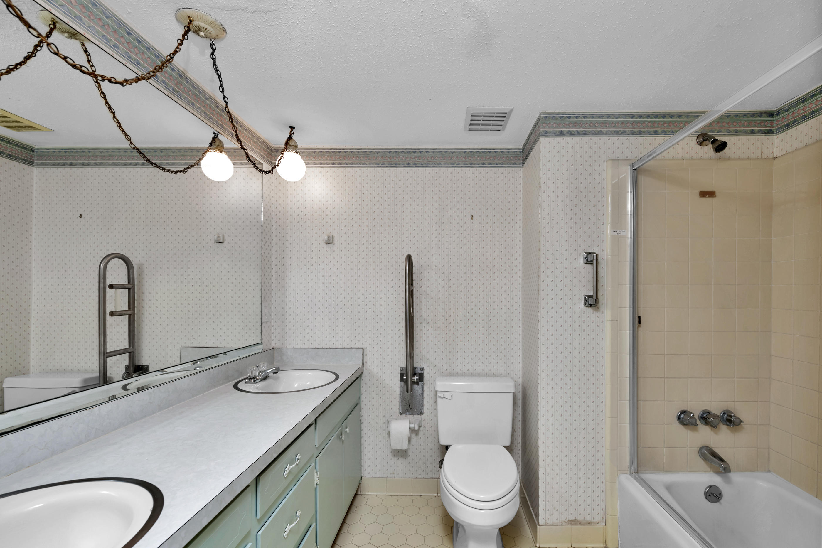 LAKE LORRAINE ESTATES 2 - Residential