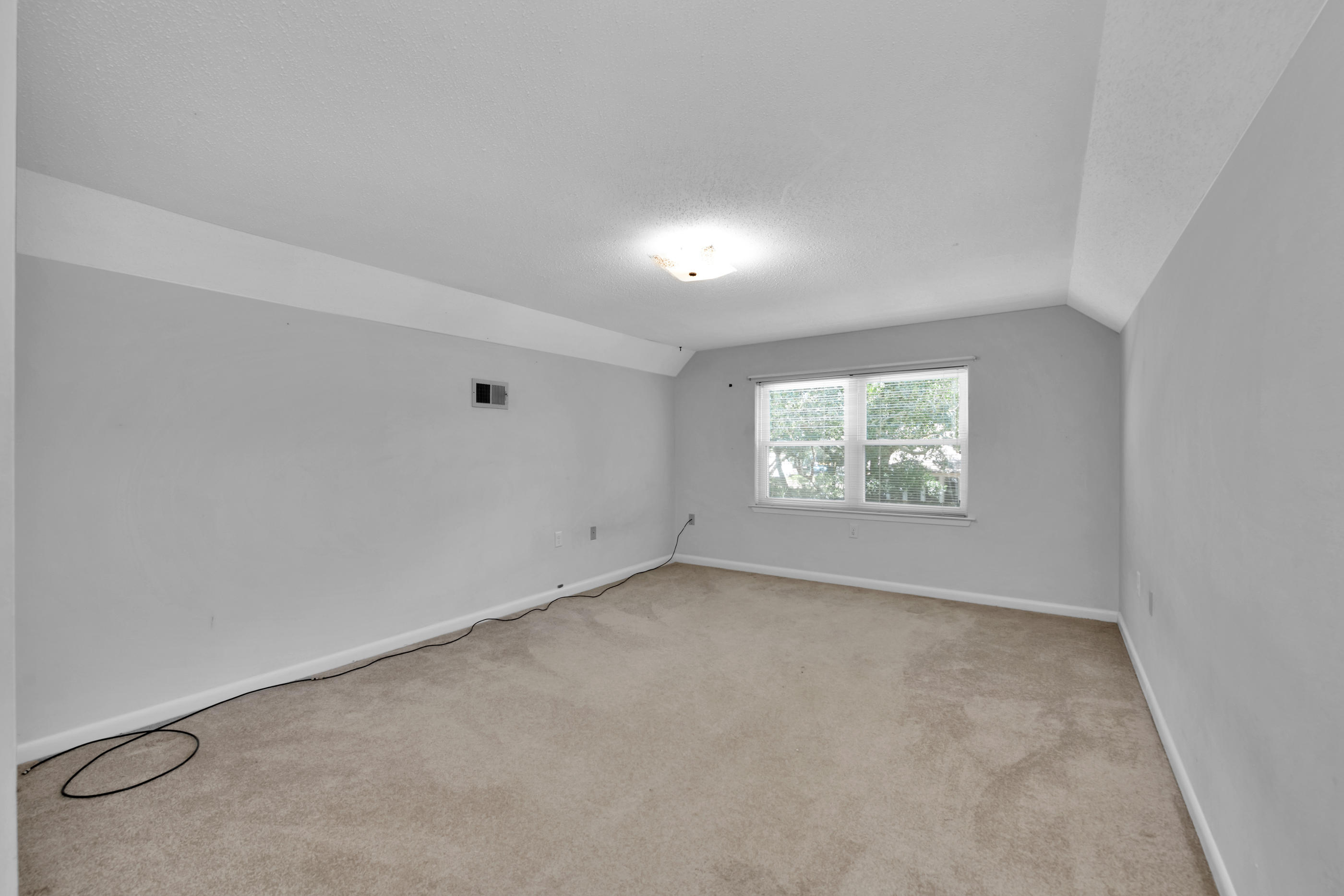 LAKE LORRAINE ESTATES 2 - Residential