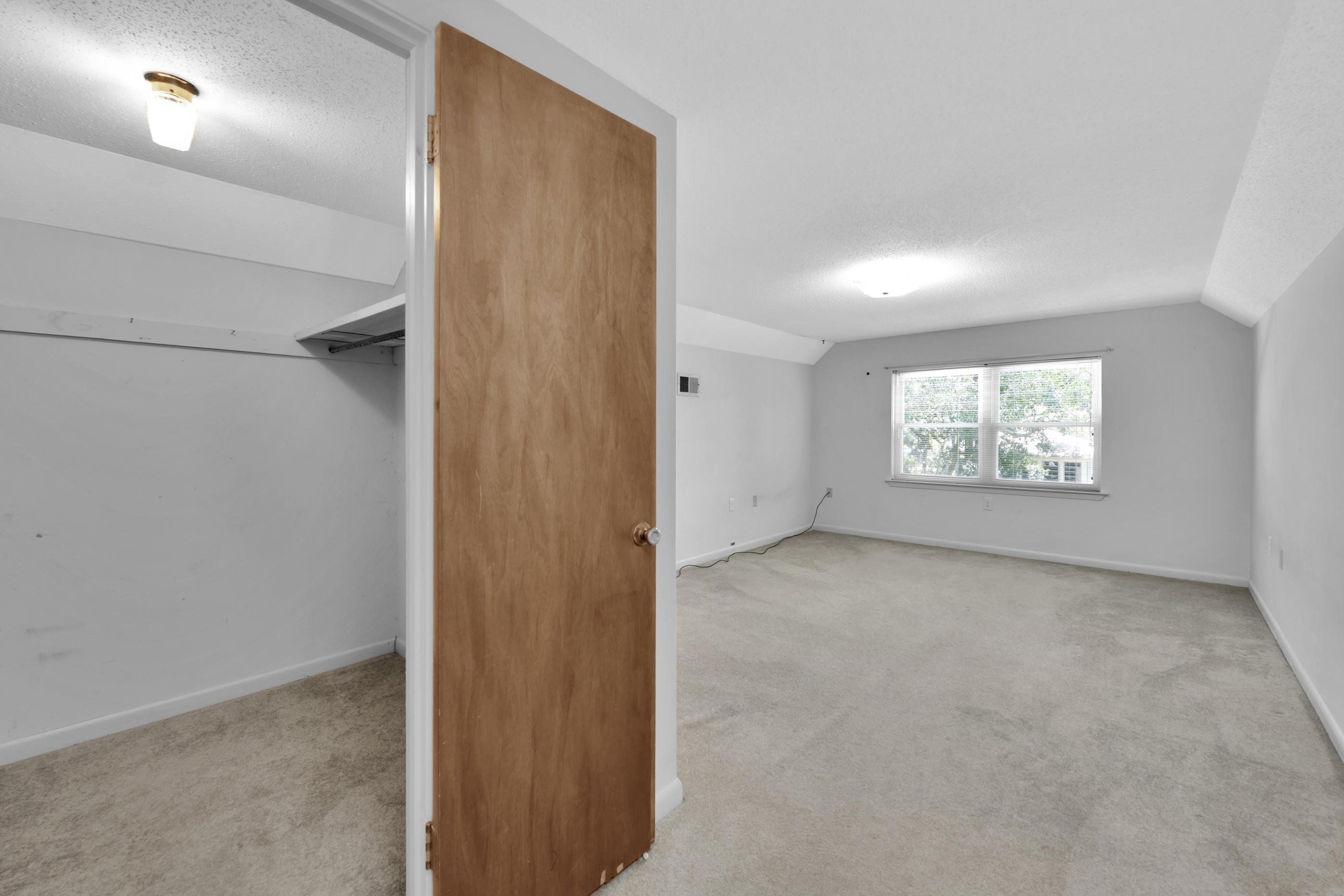 LAKE LORRAINE ESTATES 2 - Residential