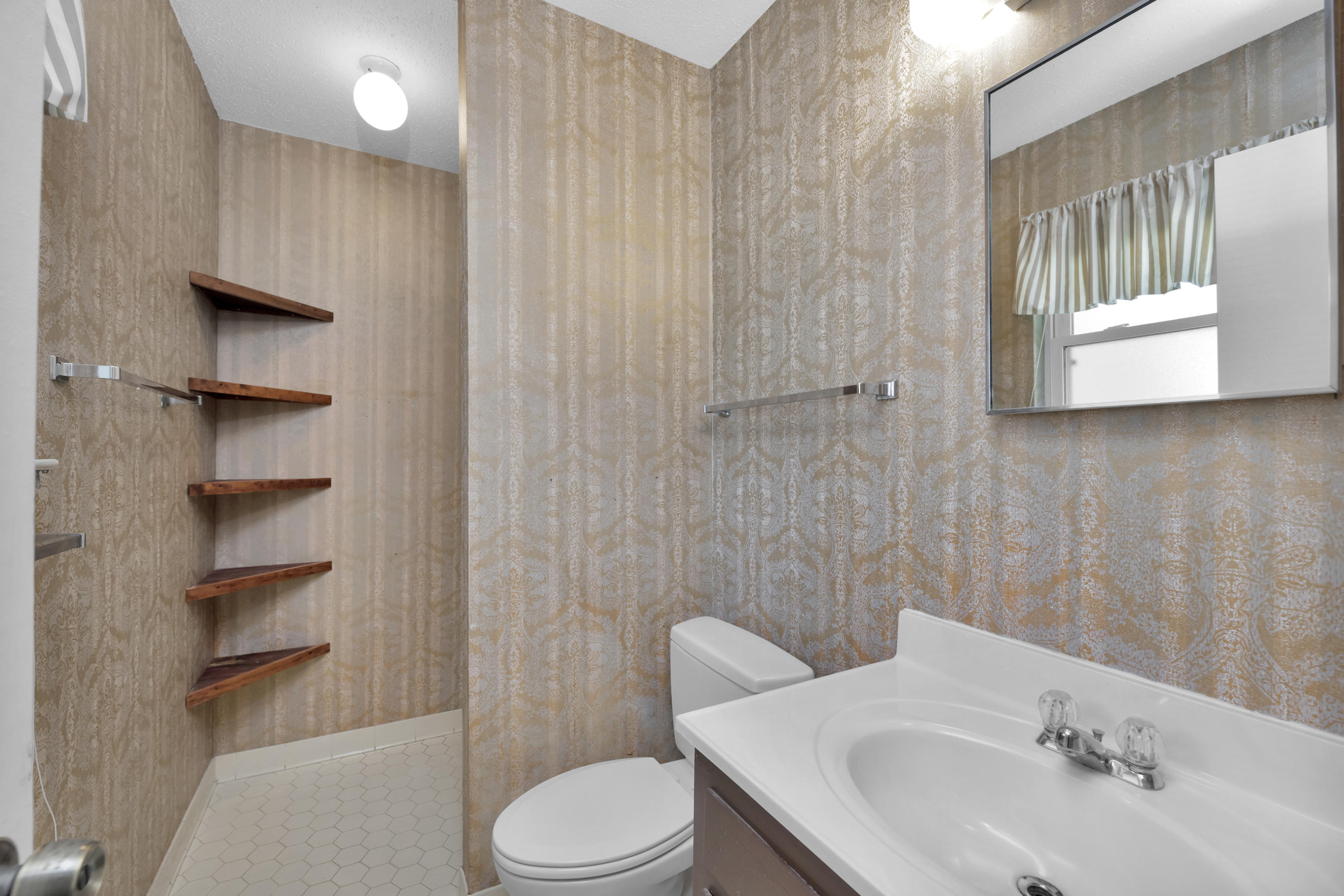 LAKE LORRAINE ESTATES 2 - Residential