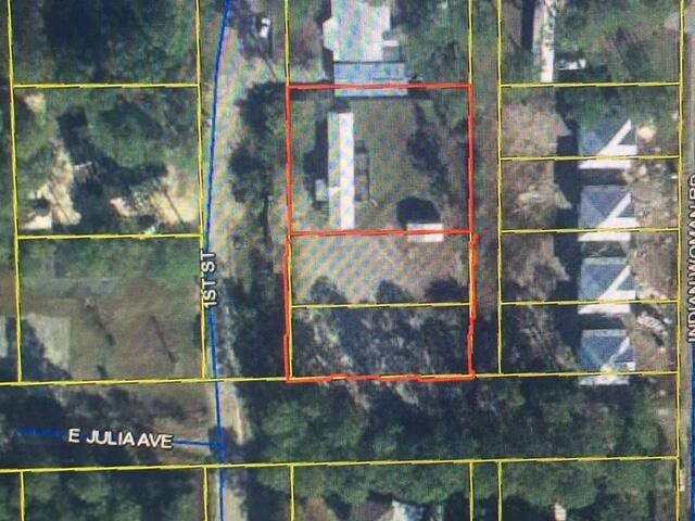 4 adjoining lots, cleared and ready for construction. Located in the fast growing area of North Santa Rosa Beach near the Bay and 10 minutes from the Beach. 4 adjoining lots being sold as one. This is a nice purchase opportunity is a quickly developing area. Mobile home does not convey with sale of property.