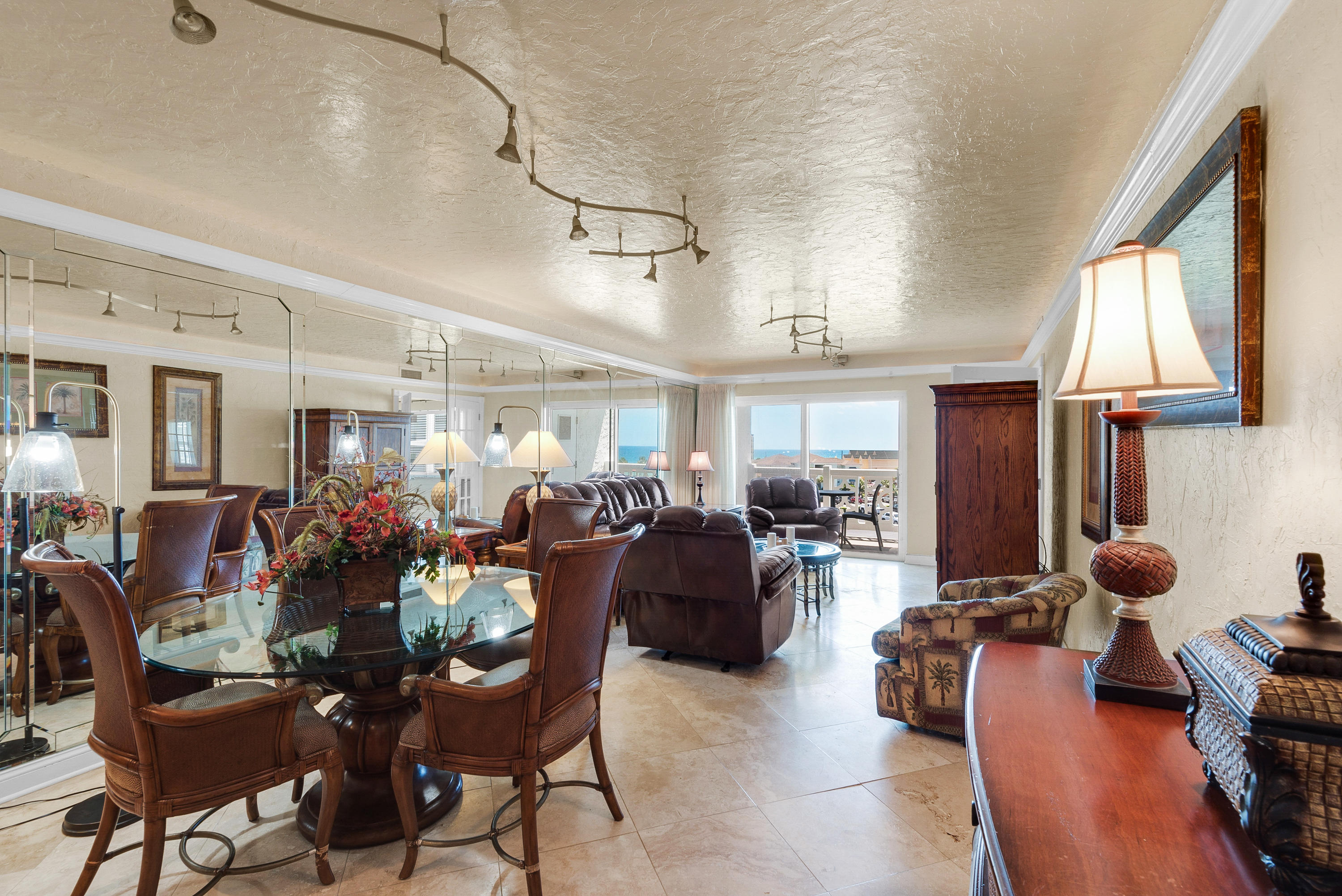 EL MATADOR CONDO - Residential