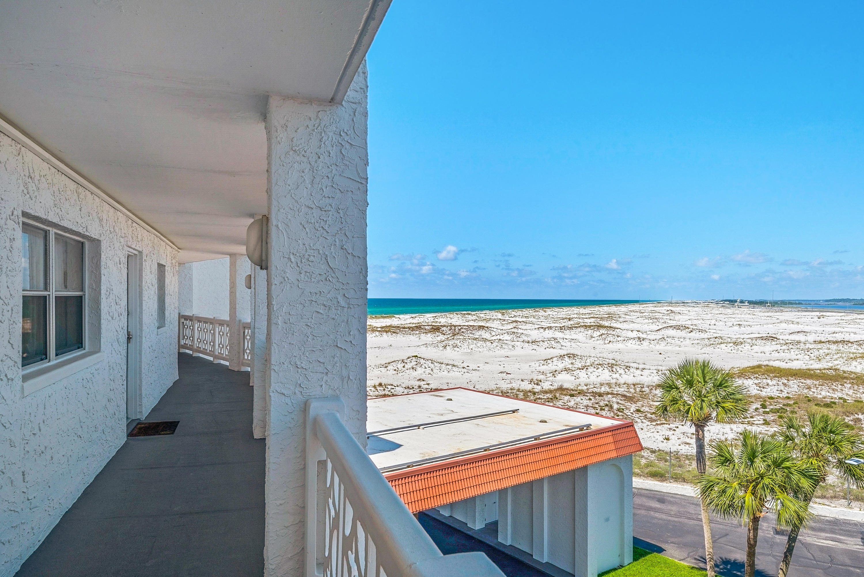 EL MATADOR CONDO - Residential