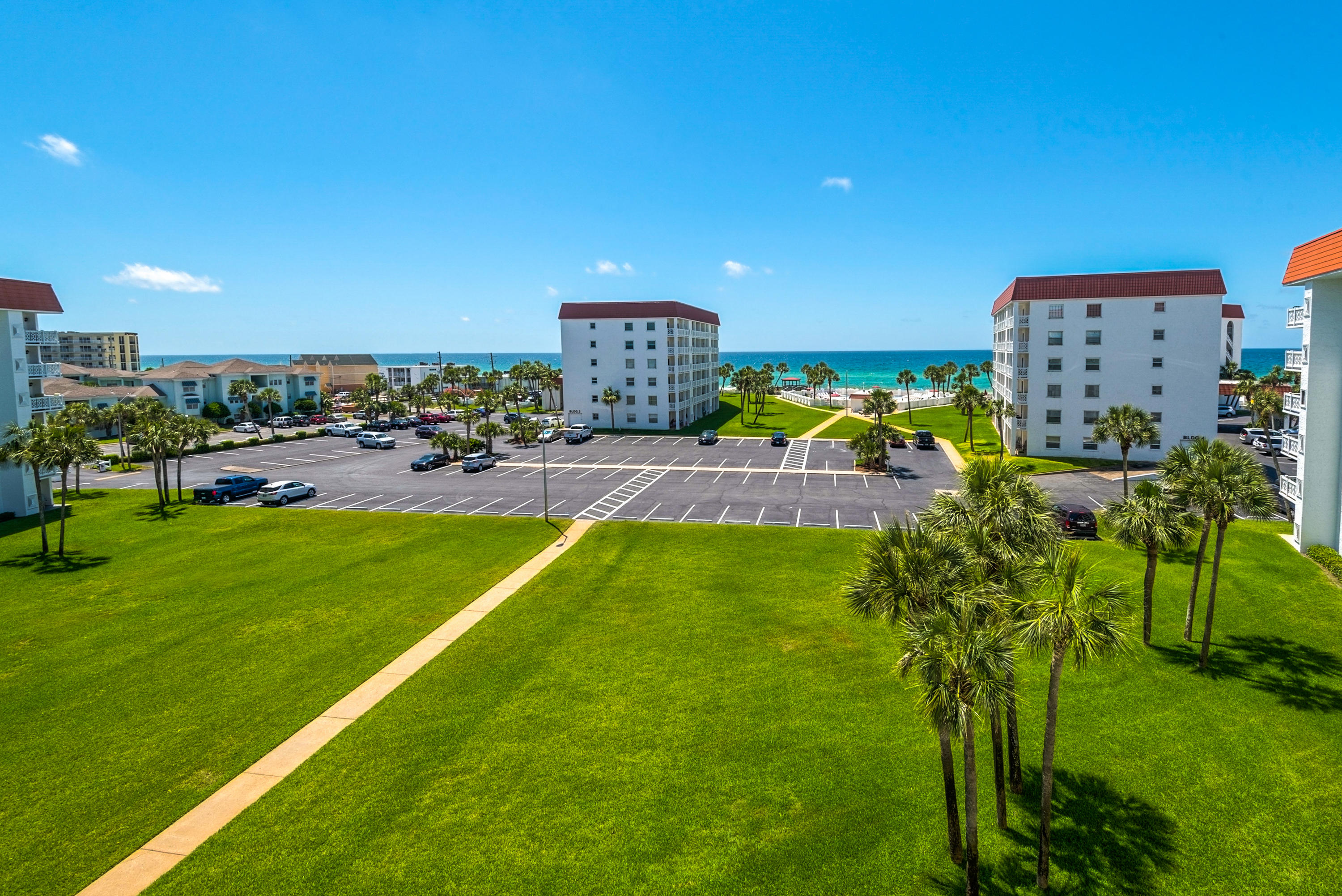 EL MATADOR CONDO - Residential