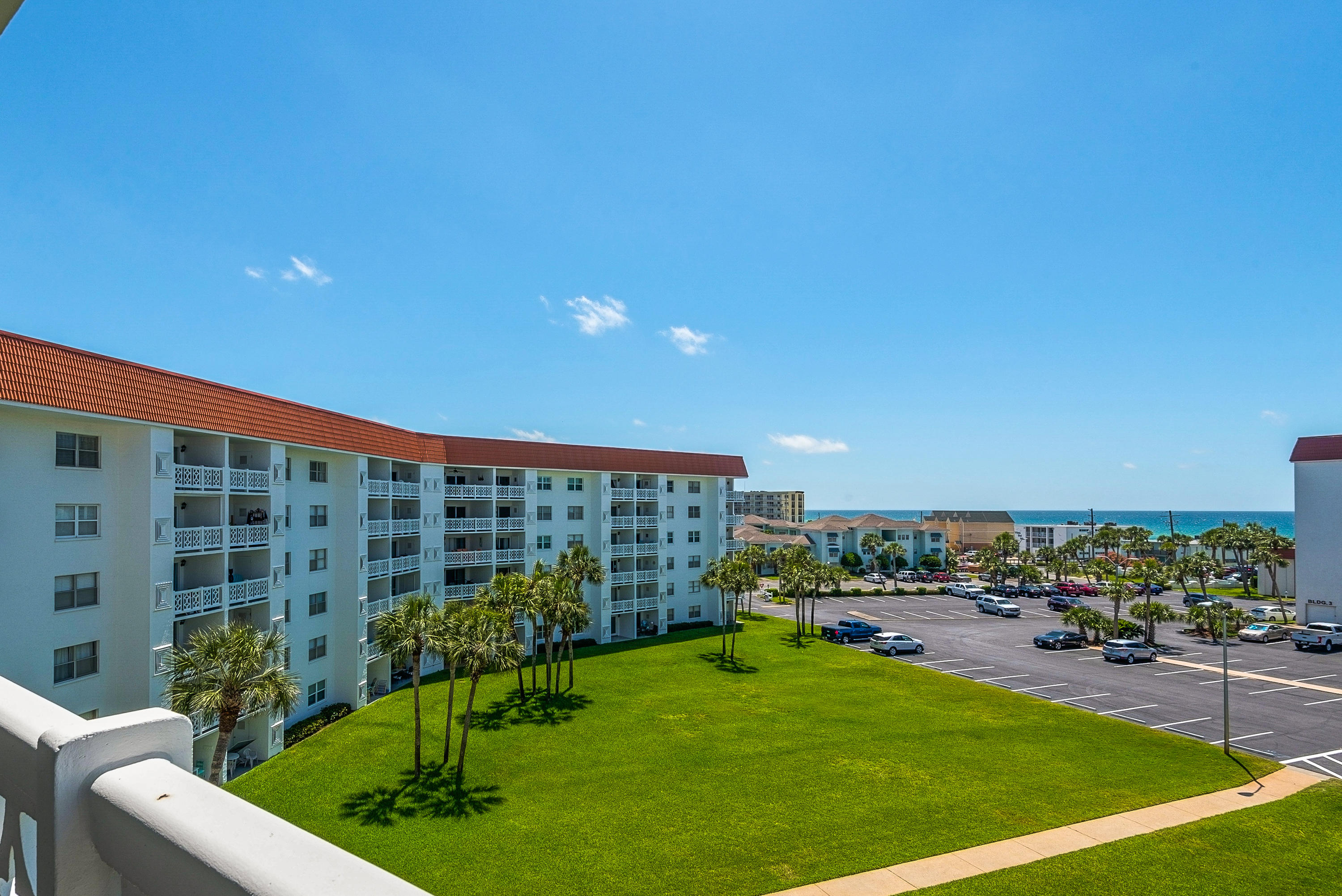 EL MATADOR CONDO - Residential