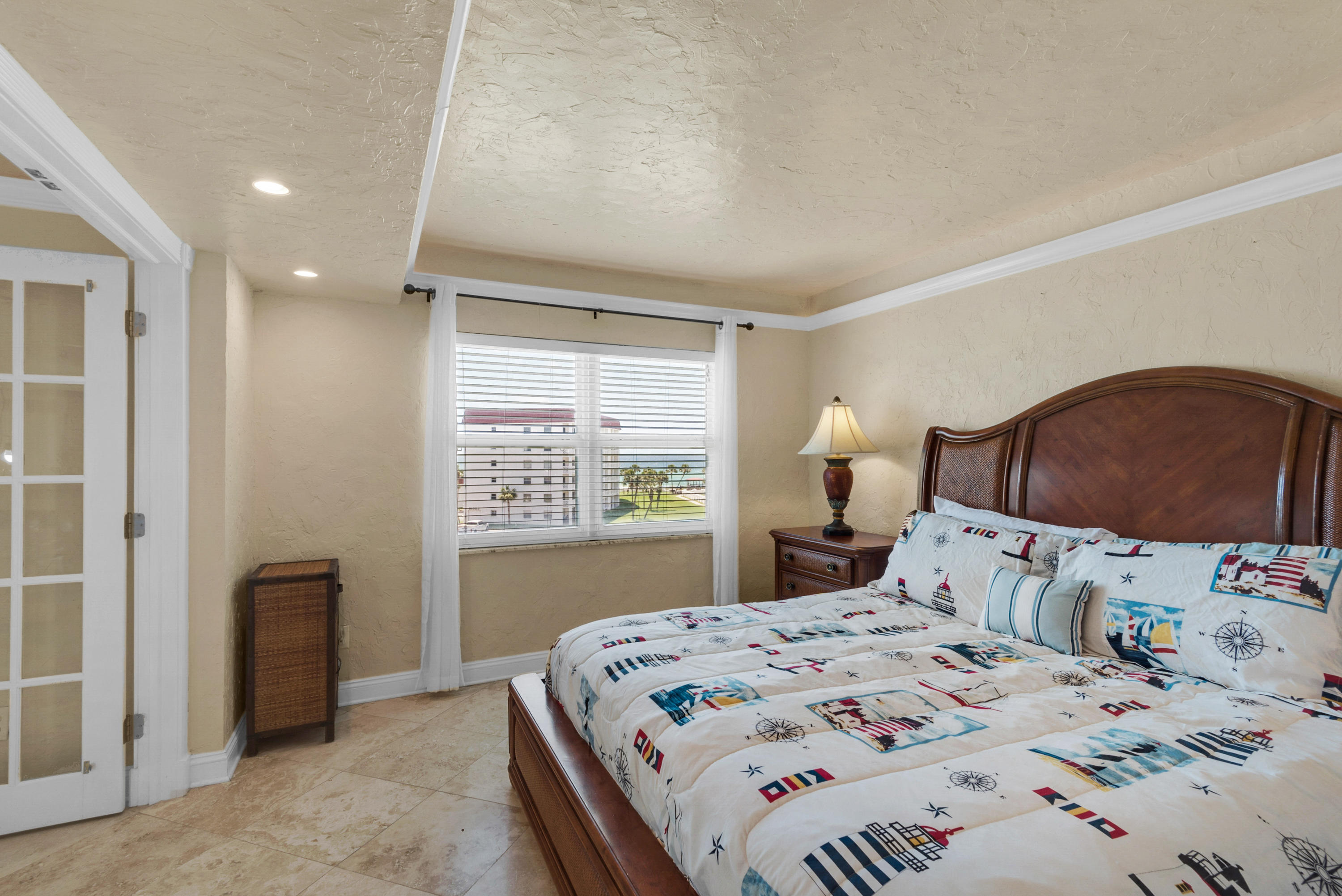 EL MATADOR CONDO - Residential