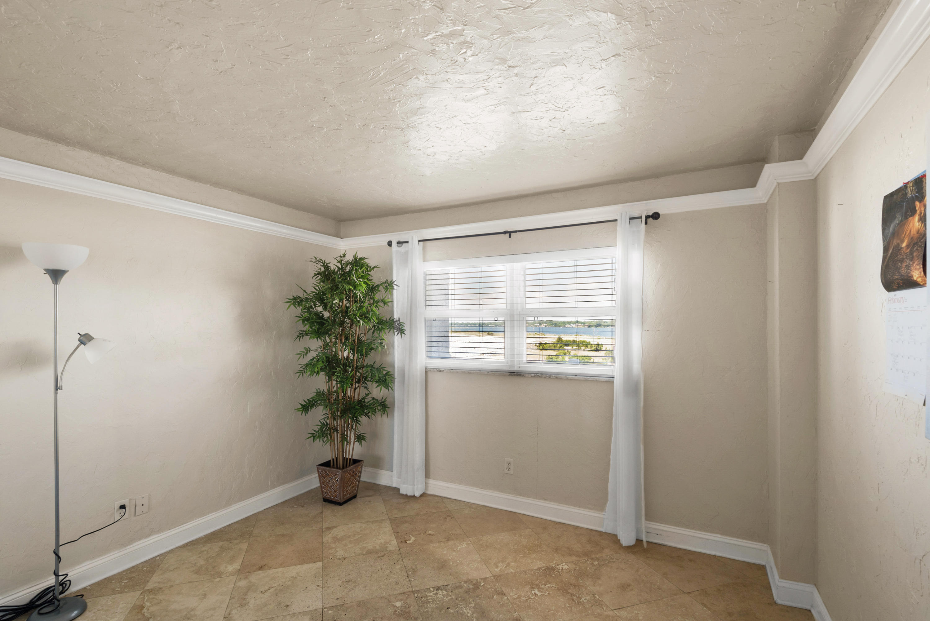 EL MATADOR CONDO - Residential