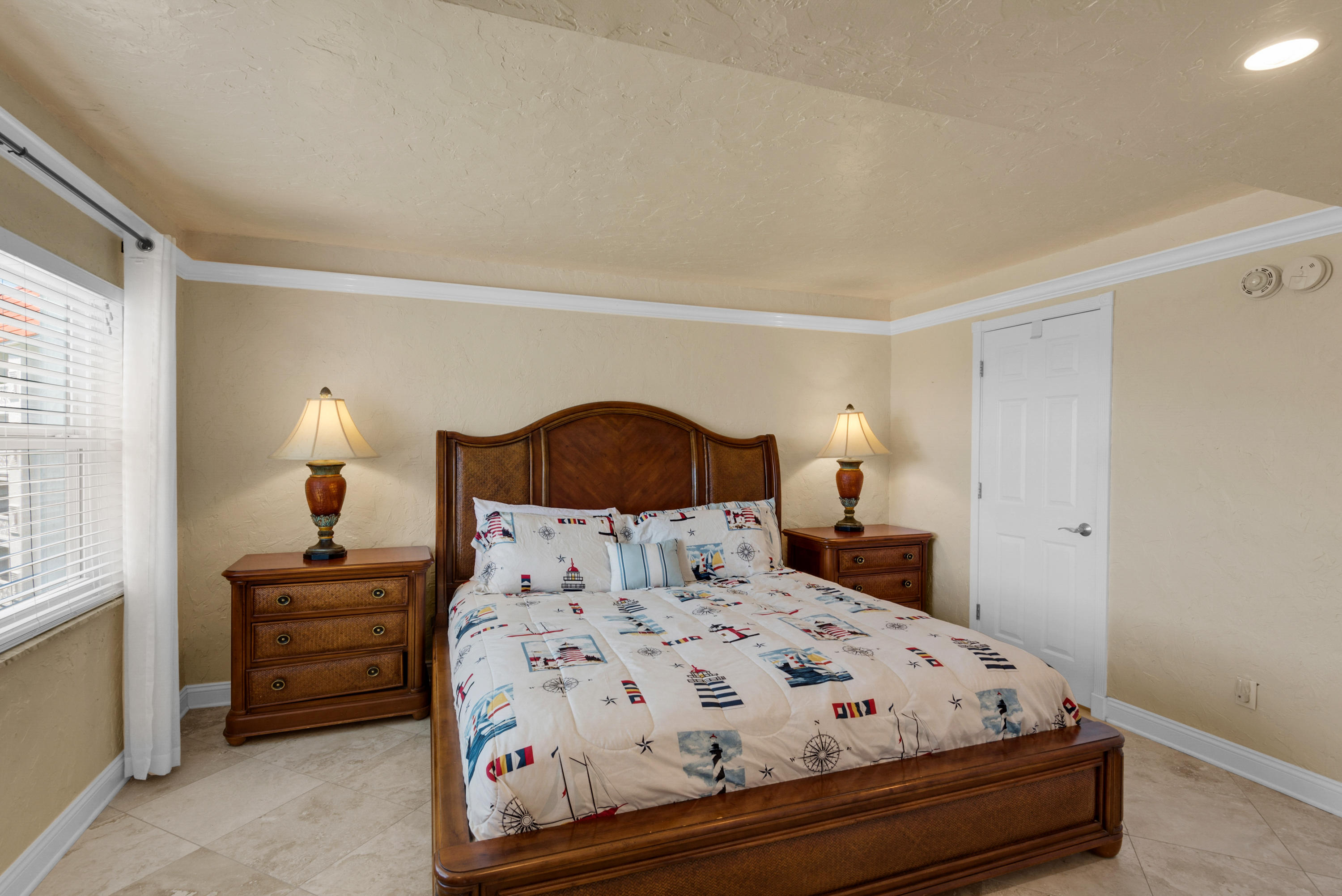 EL MATADOR CONDO - Residential