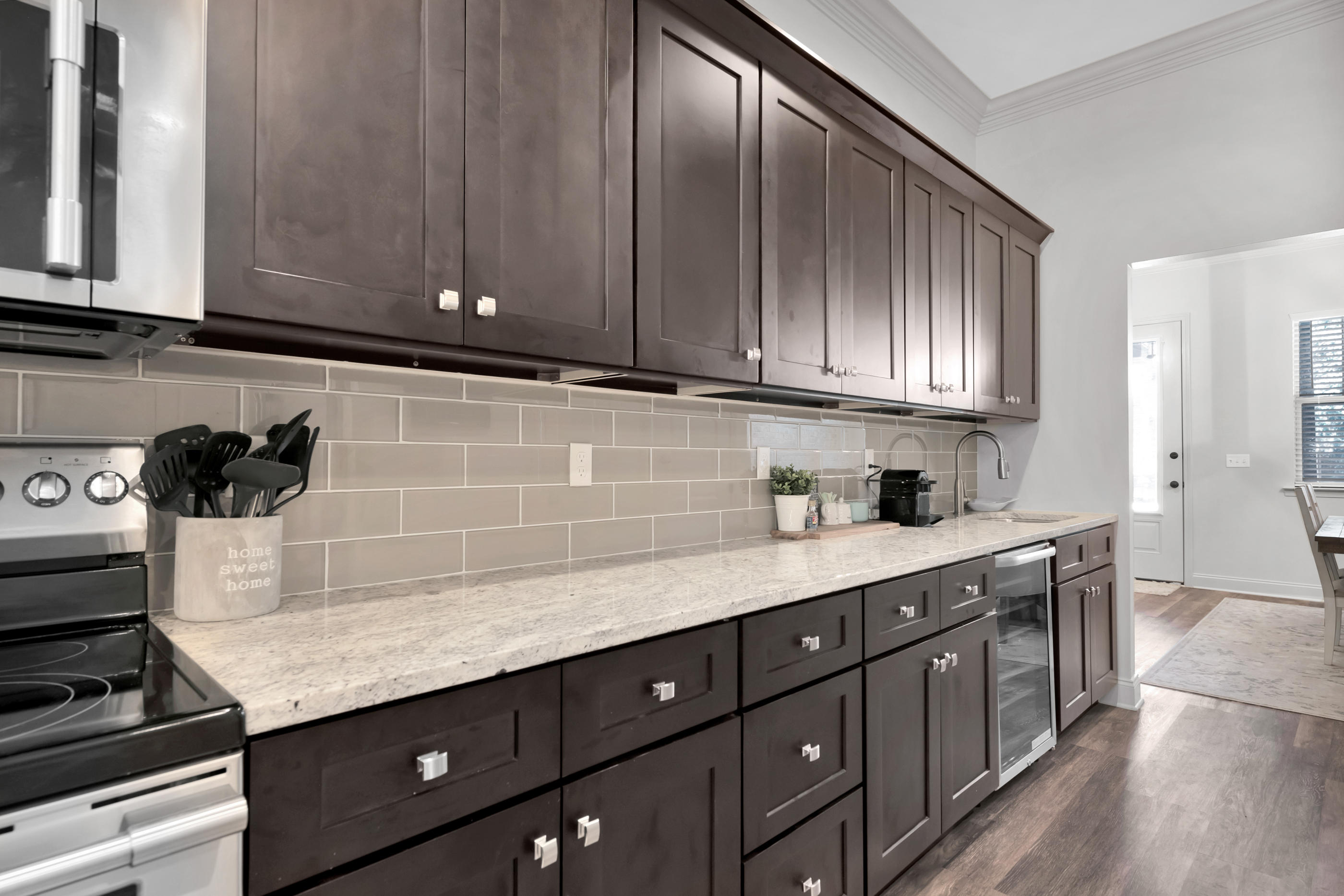 ELLIOTTS POINT - Residential