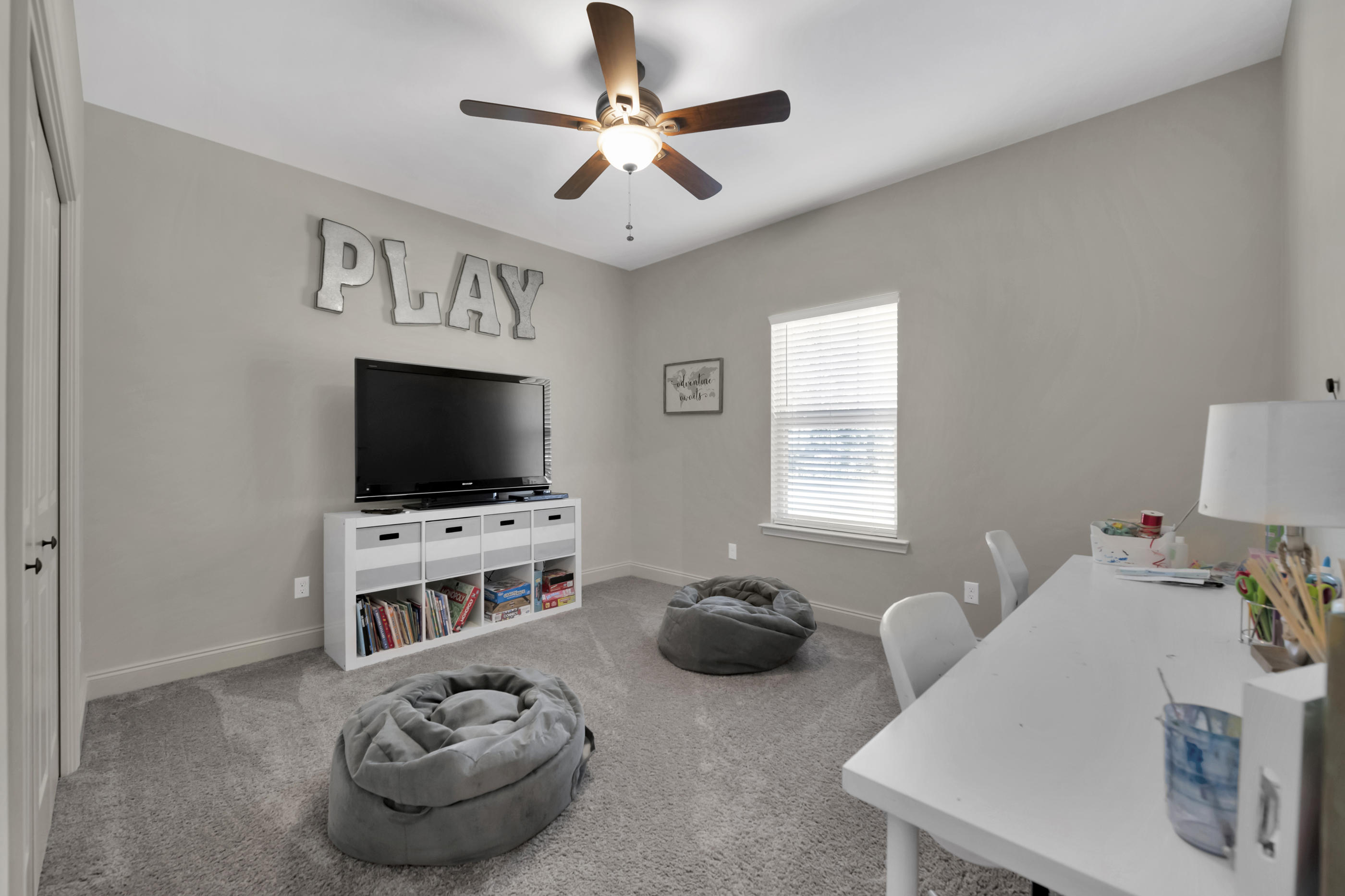 ELLIOTTS POINT - Residential