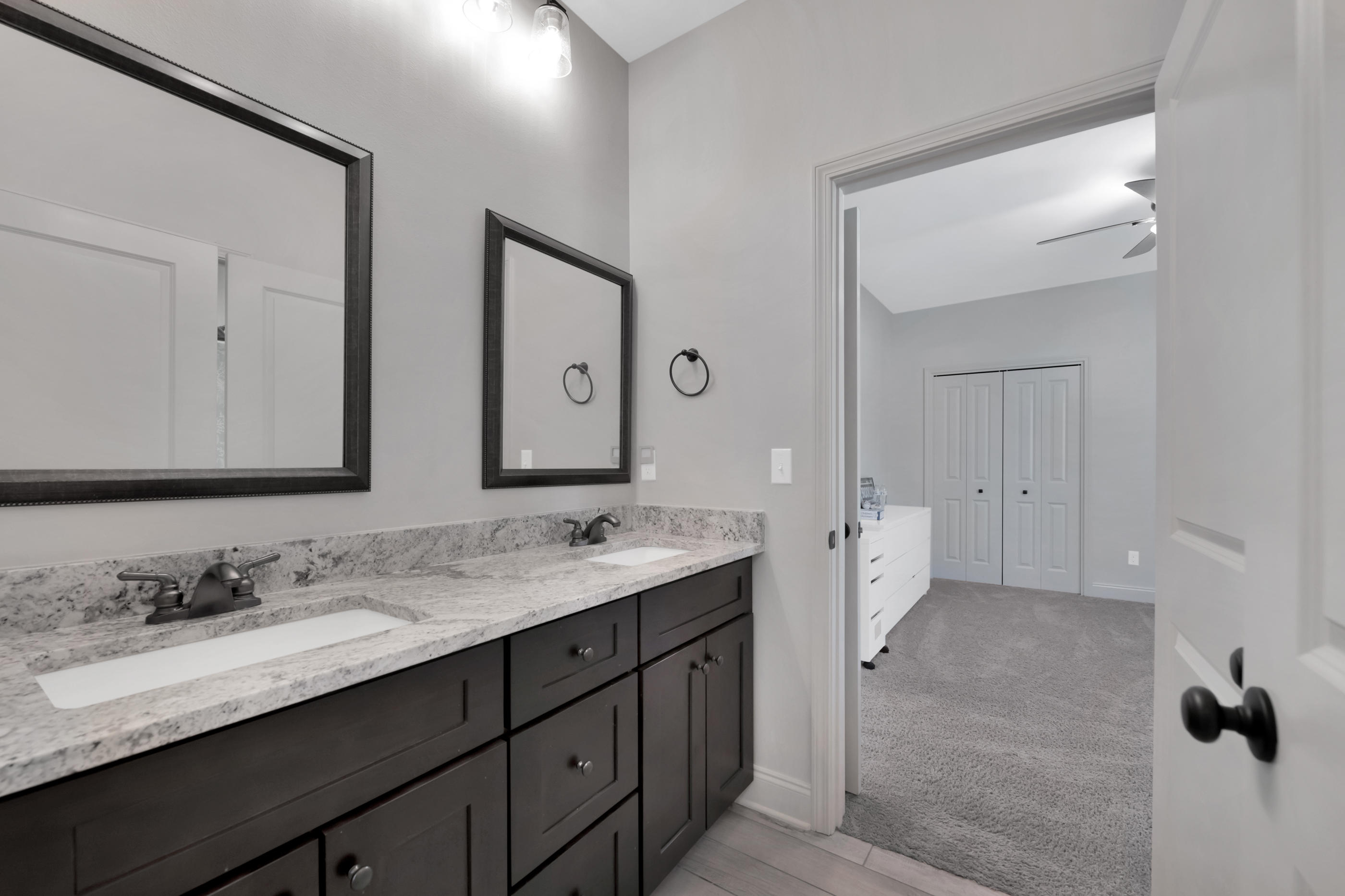 ELLIOTTS POINT - Residential