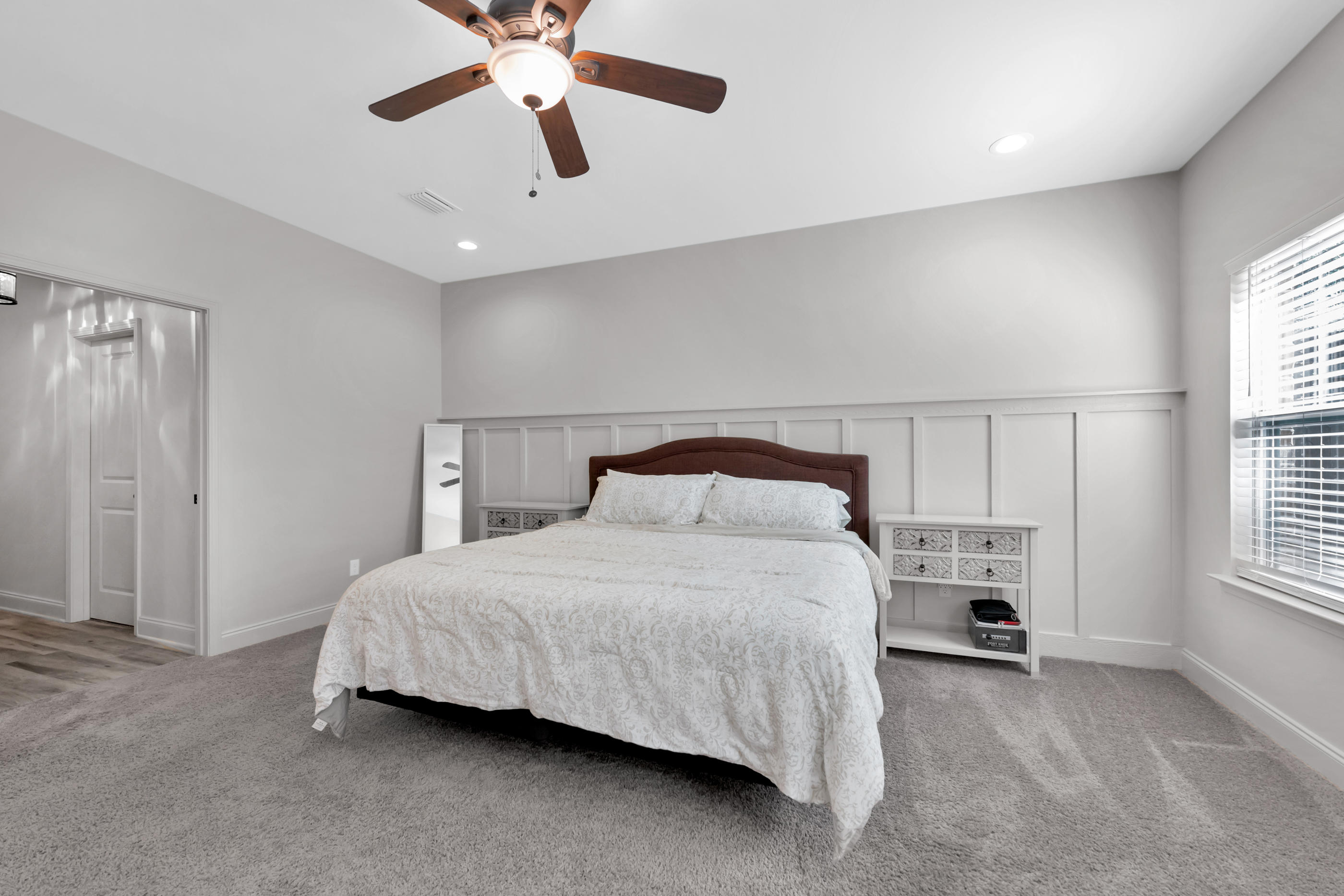 ELLIOTTS POINT - Residential