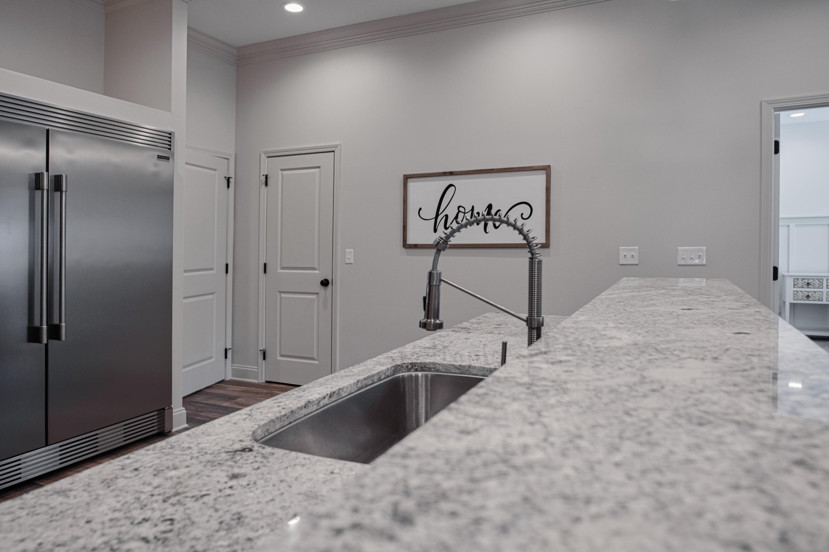 ELLIOTTS POINT - Residential