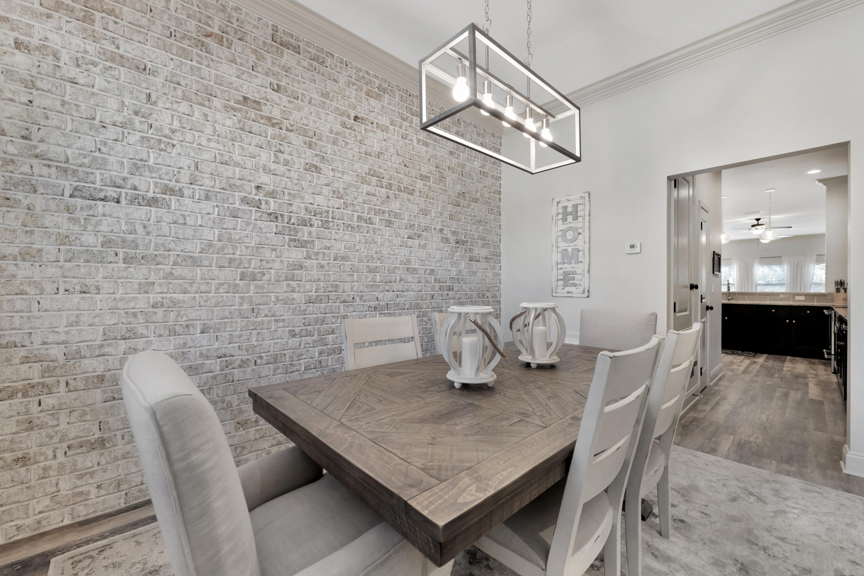 ELLIOTTS POINT - Residential