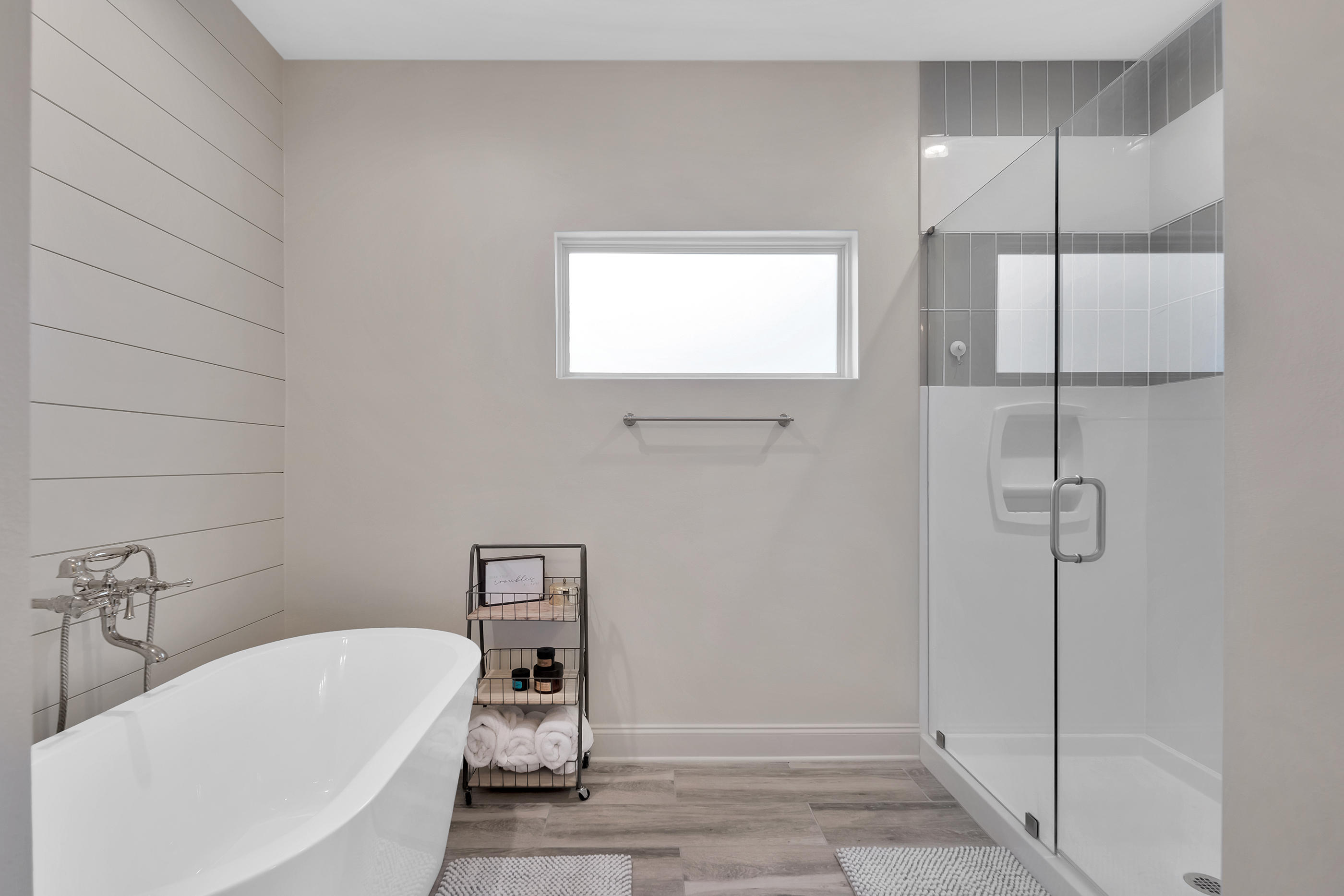 ELLIOTTS POINT - Residential