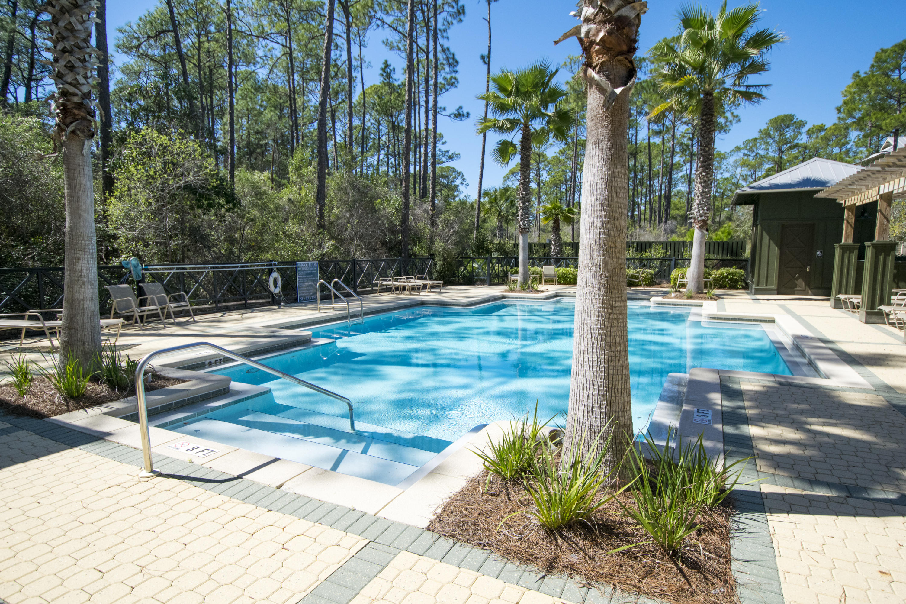 TREETOP - Residential