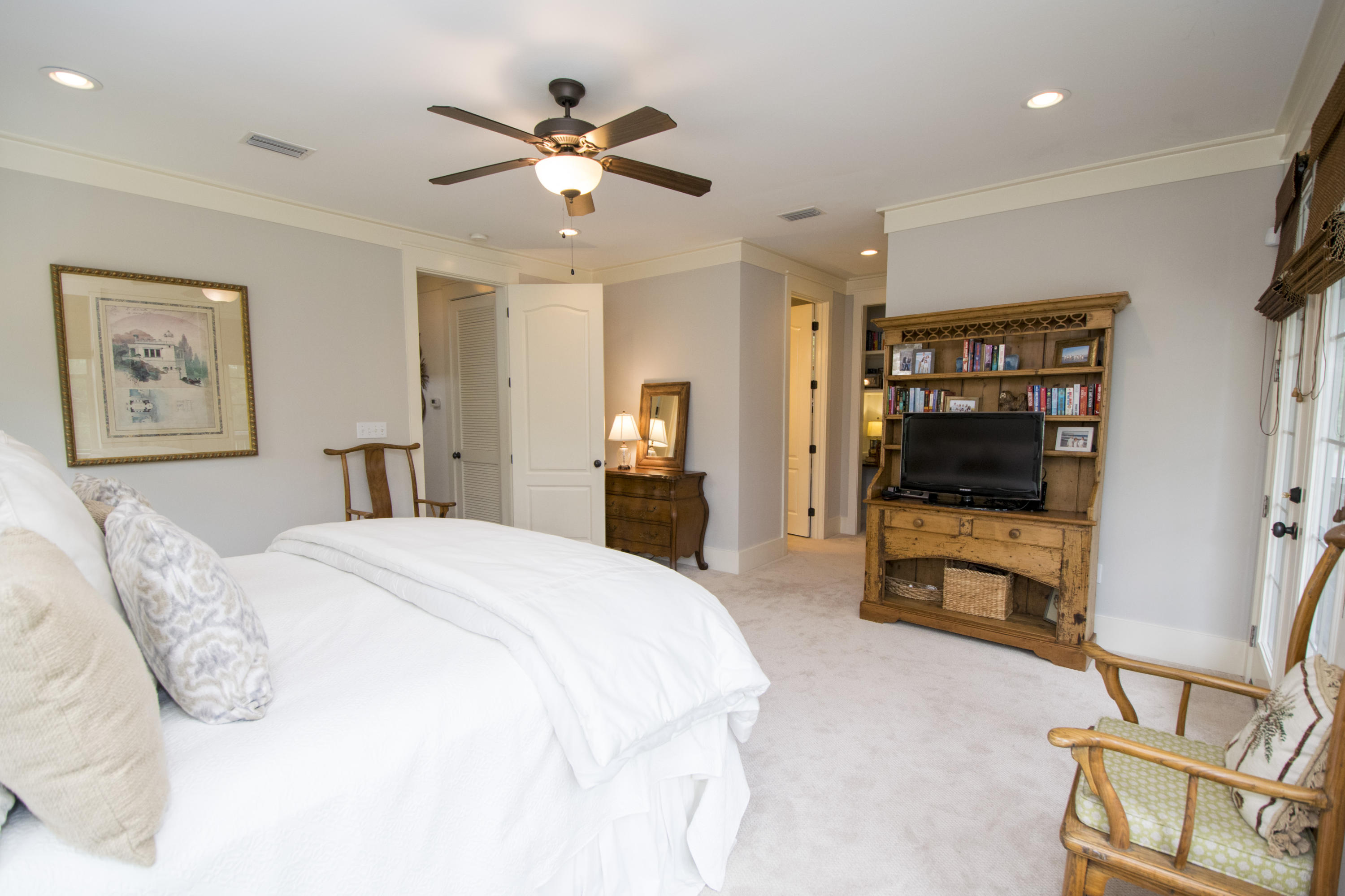 TREETOP - Residential