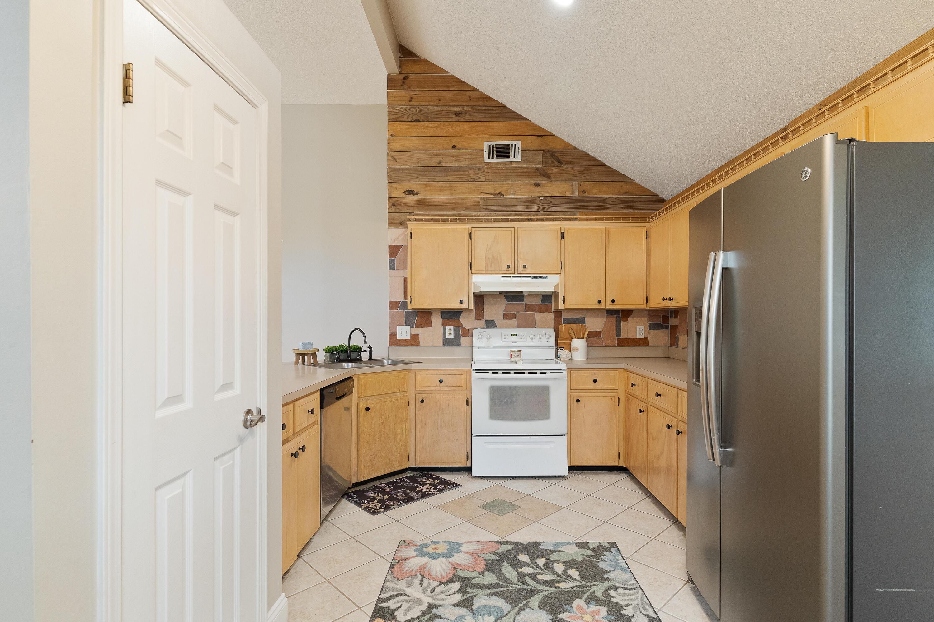 WHITNEY PINES - Residential