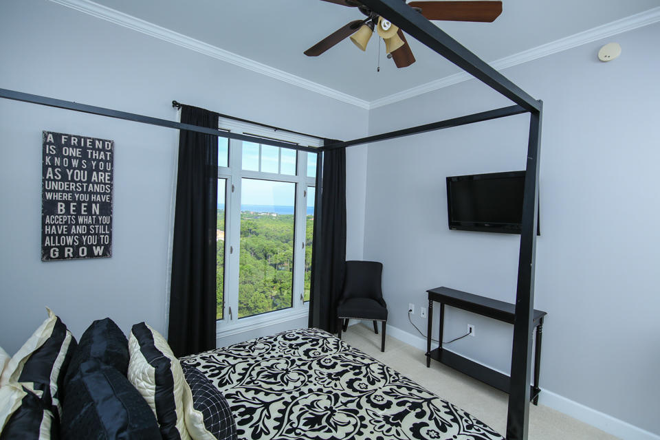 ONE WATER PLACE AT KELLY PLANTATION - Residential