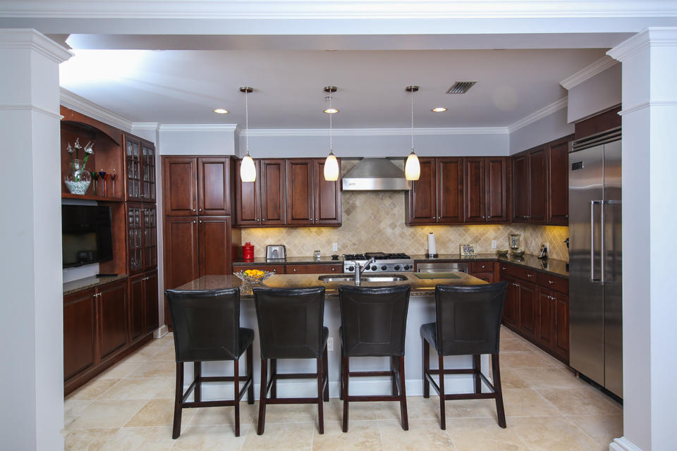 ONE WATER PLACE AT KELLY PLANTATION - Residential