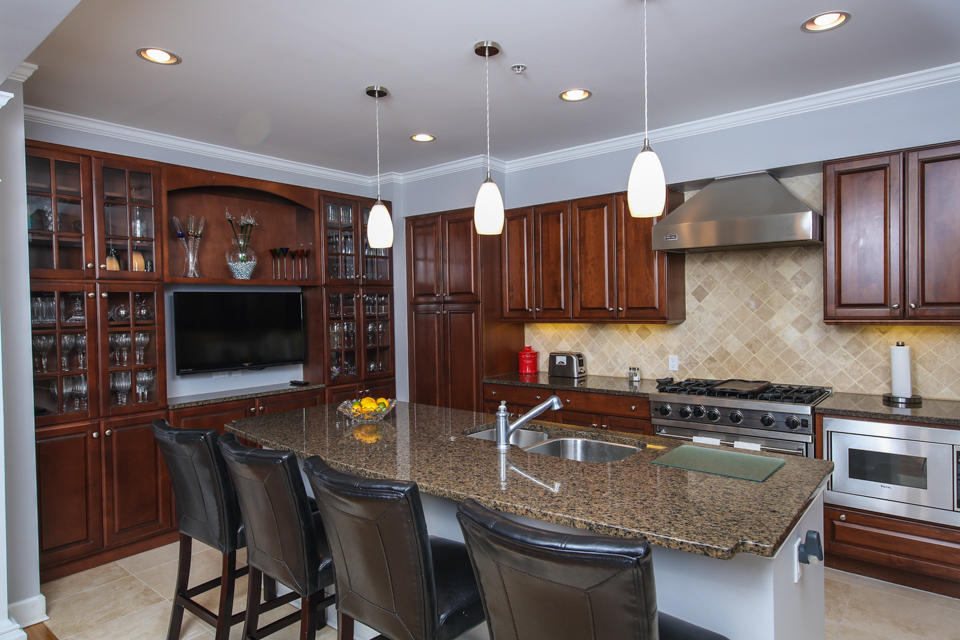 ONE WATER PLACE AT KELLY PLANTATION - Residential