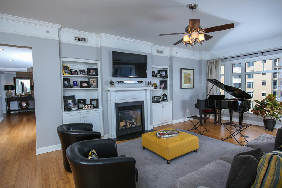 ONE WATER PLACE AT KELLY PLANTATION - Residential