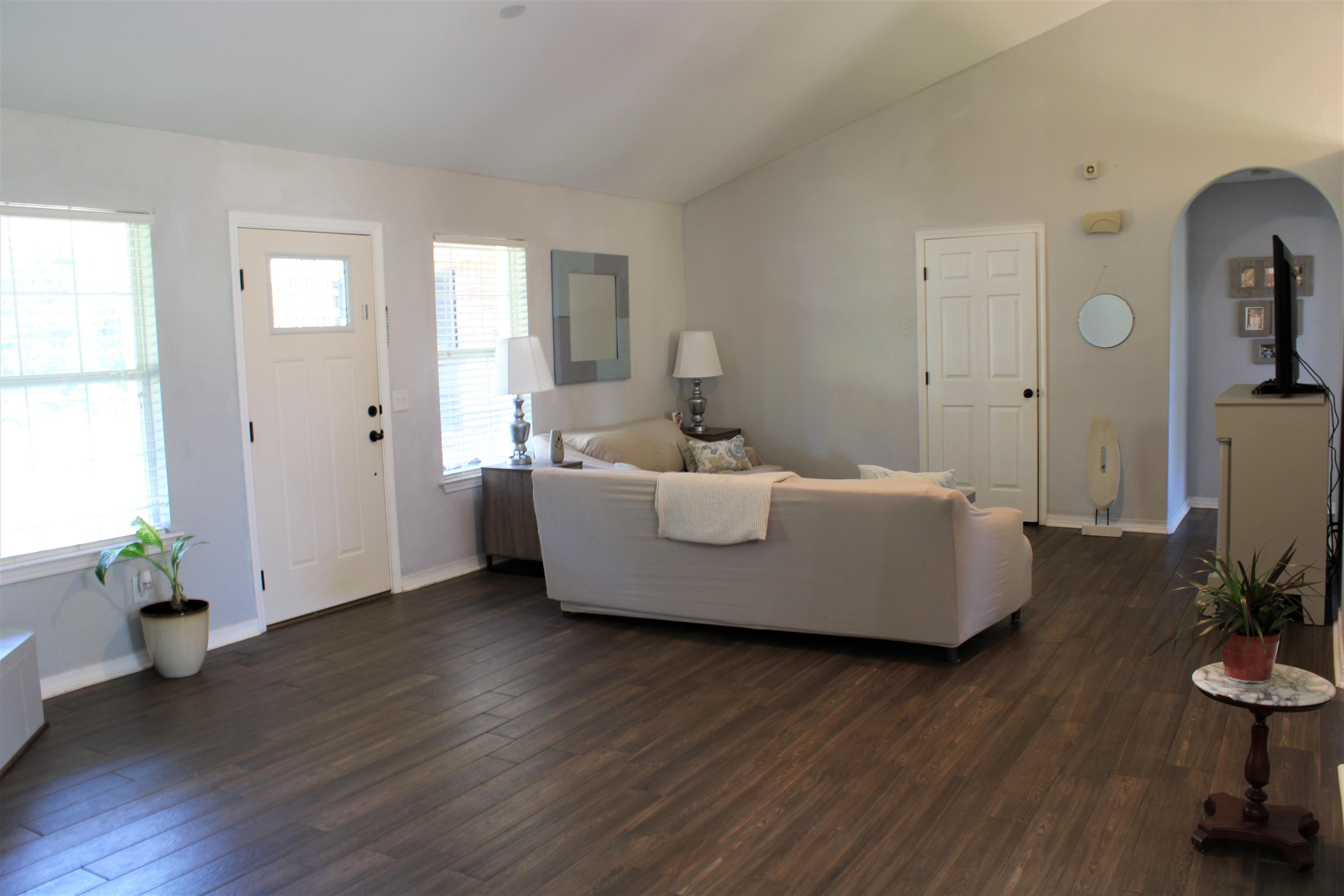 HOLLEY BY THE SEA - Residential