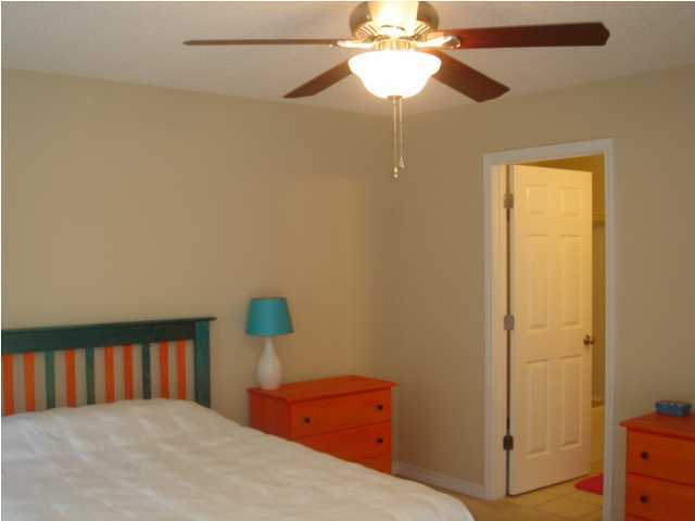 OAK PARK TOWNHOMES - Residential
