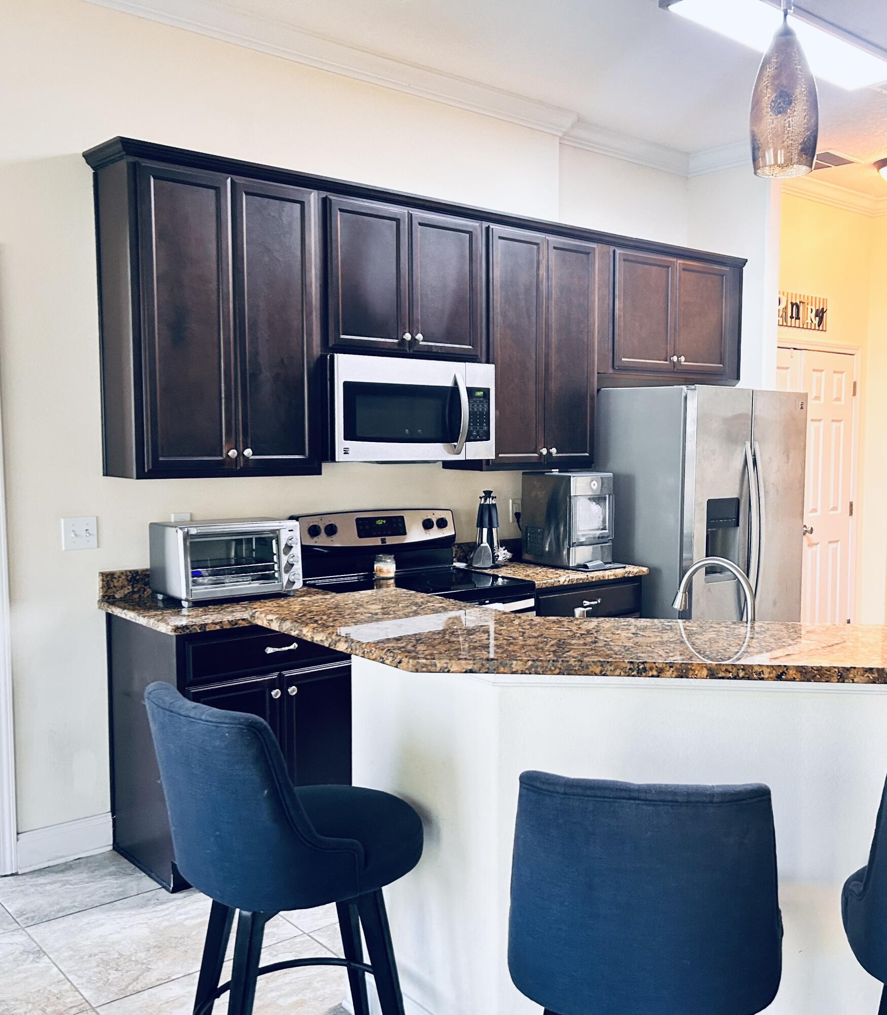 CRESCENT SHORES - Residential Lease