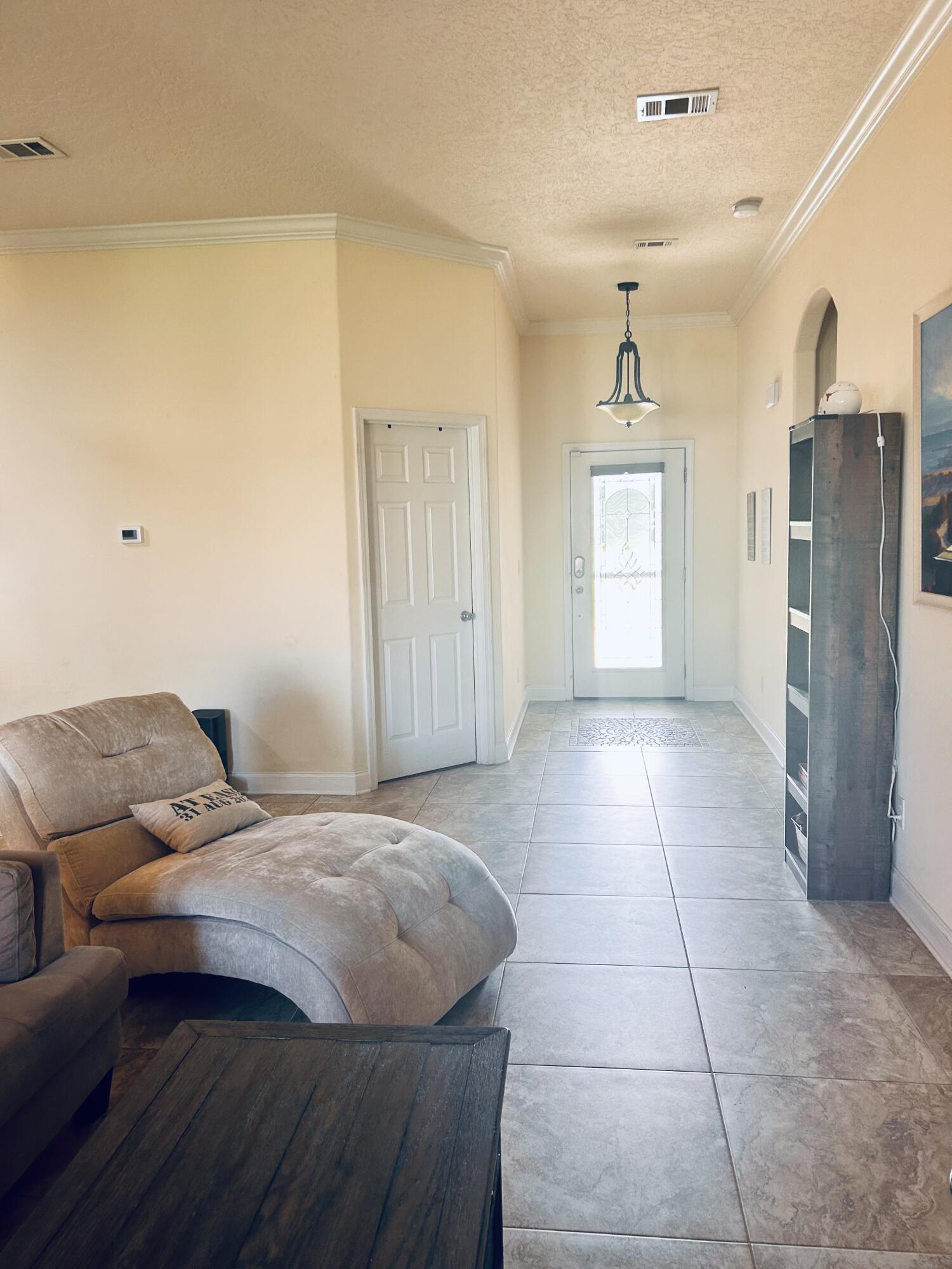 CRESCENT SHORES - Residential Lease