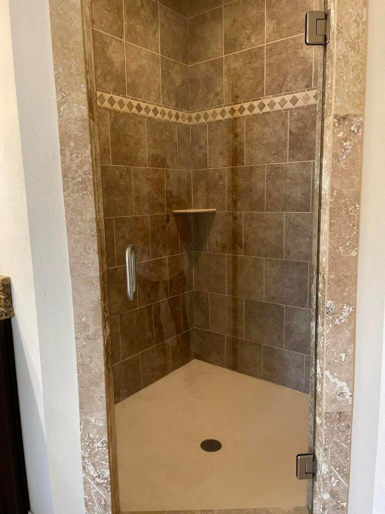 CRESCENT SHORES - Residential Lease