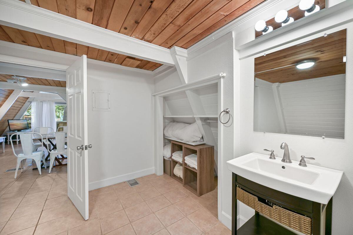 SEAGROVE 1ST ADDN - Residential