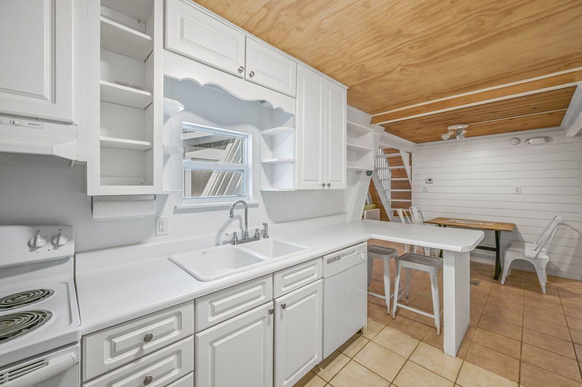 SEAGROVE 1ST ADDN - Residential