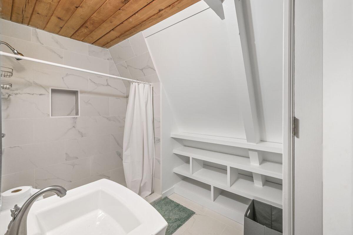 SEAGROVE 1ST ADDN - Residential