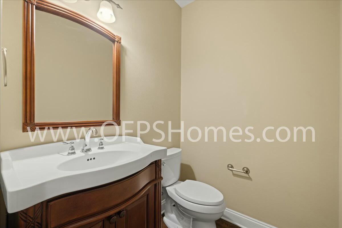 CLAIRE'S VINEYARD - Residential Lease