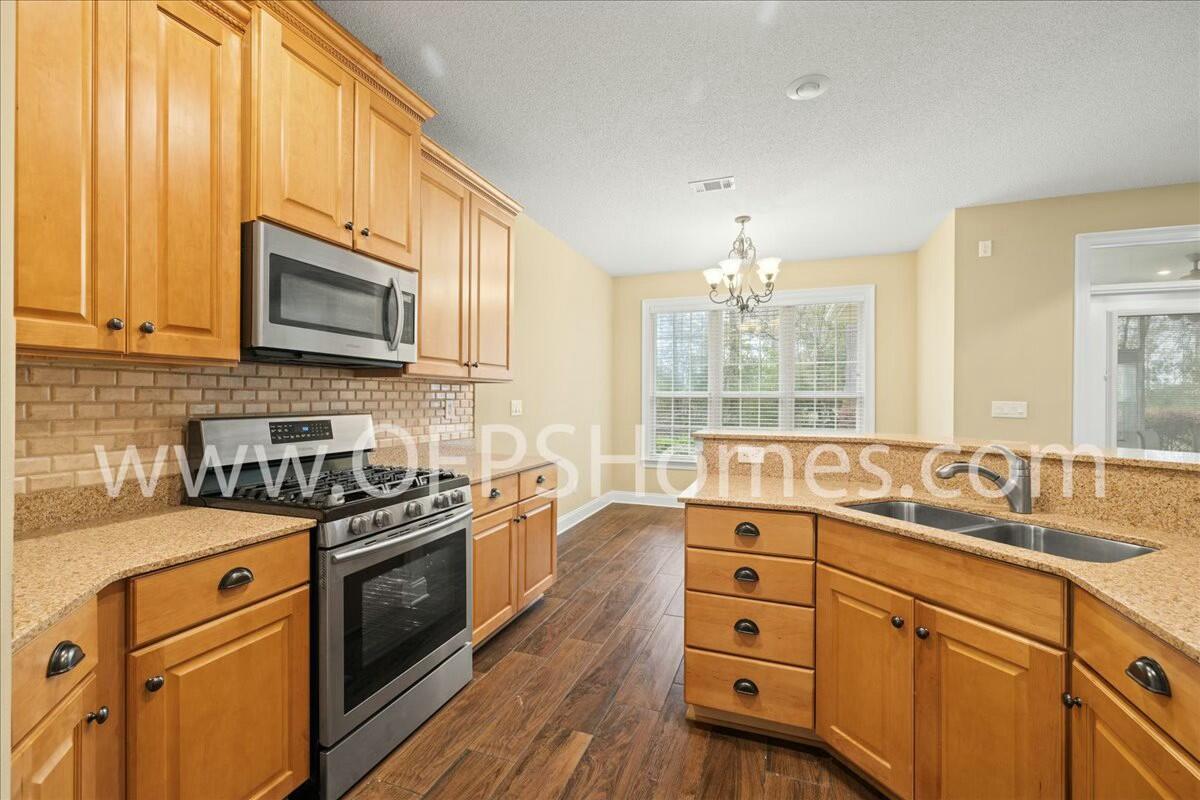 CLAIRE'S VINEYARD - Residential Lease