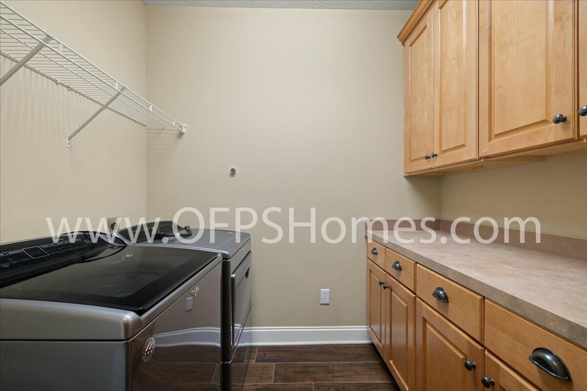 CLAIRE'S VINEYARD - Residential Lease